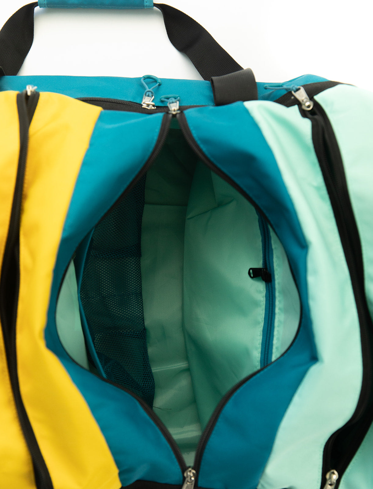 Washable Travel Duffel Bag 60L - Lightweight Waterproof Gym Duffel for Men & Women - Perfect for Camping, Sports, Gym, and Weekend Getaways