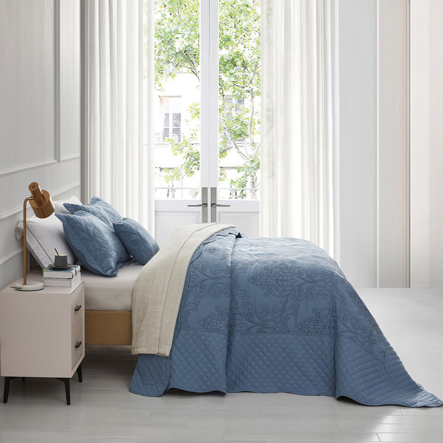 Luxury CHIXIN Queen Size Bedspread Coverlet Set - Lightweight Reversible 4-Piece Bedding with Damask Paisley Pattern - Beautiful Stitching (Ashley Blue) - Perfect for Master Bedroom, Guest Room & Vacation Homes