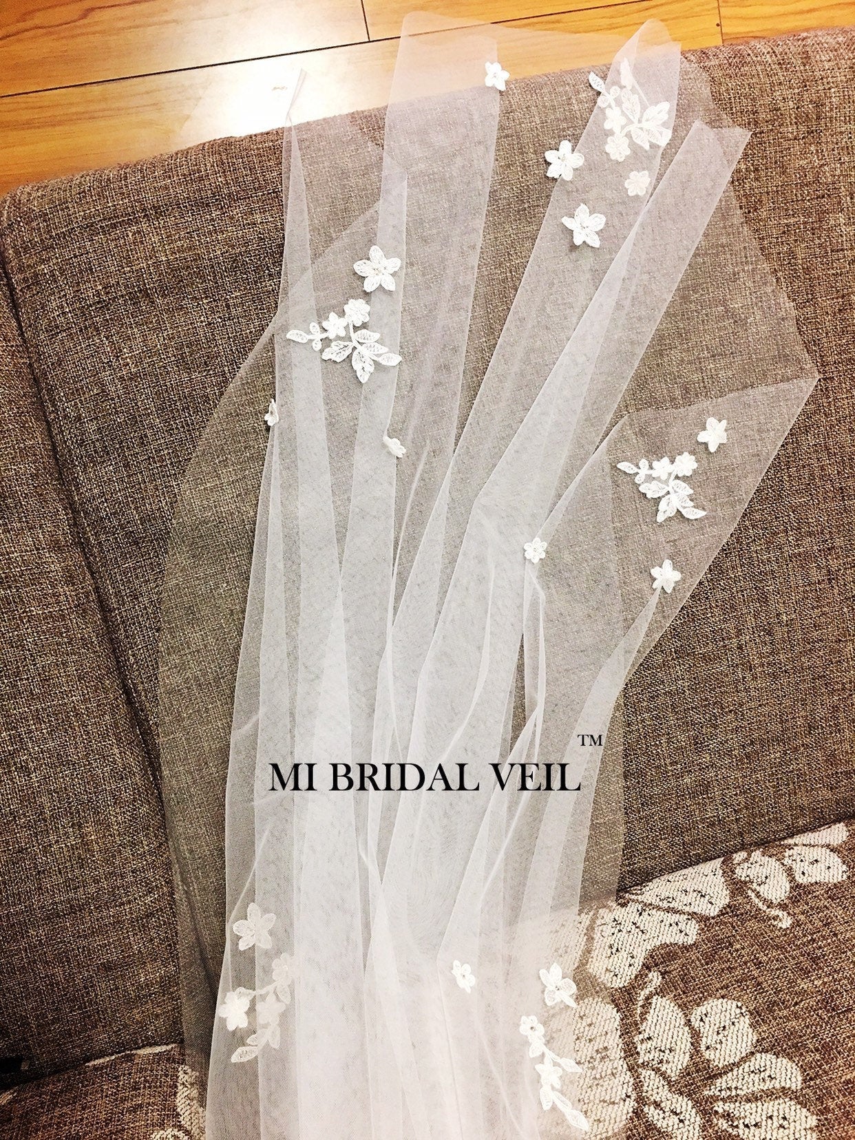Elegant Lace Wedding Veil with Crystal Embellishments - Fingertip Length Bridal Veil for Romantic Ceremonies & Photo Shoots | Soft Petal Design for Brides & Formal Events