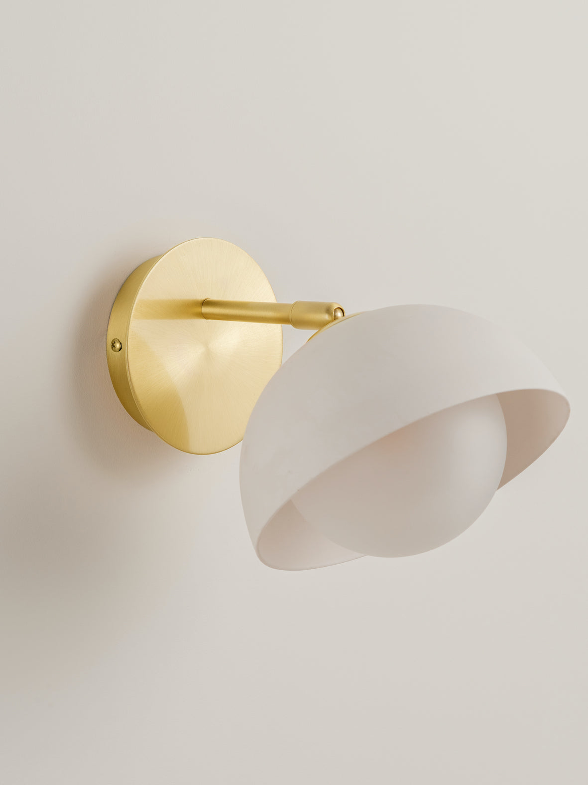 Porsa Brushed Brass Wall Light with Warm White Porcelain Shade - Perfect for Bedroom, Living Room, and Hallway Lighting