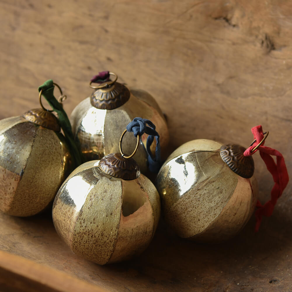 Gold Zuri Glass Baubles Set of 4 - Elegant Christmas Tree Ornaments for Holiday Home Decor