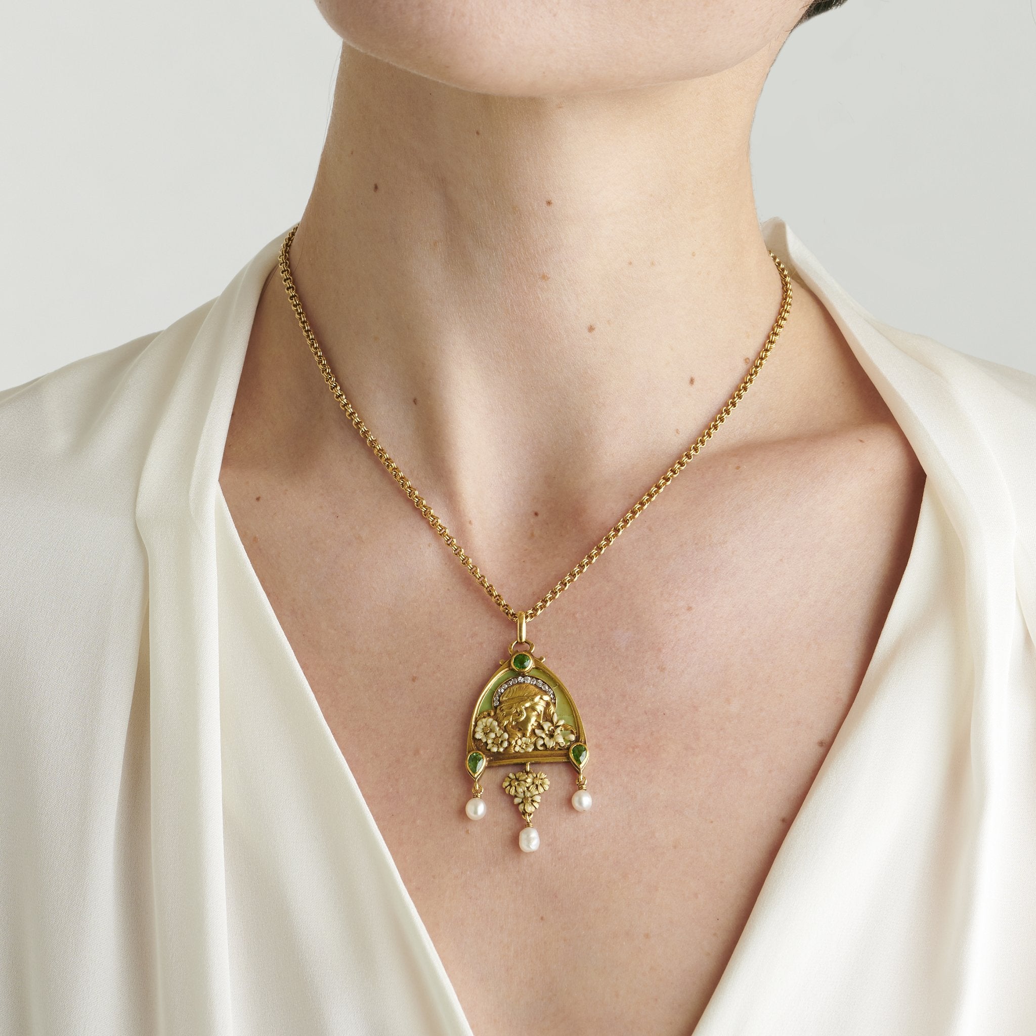 Exquisite Plique à Jour Enamel 