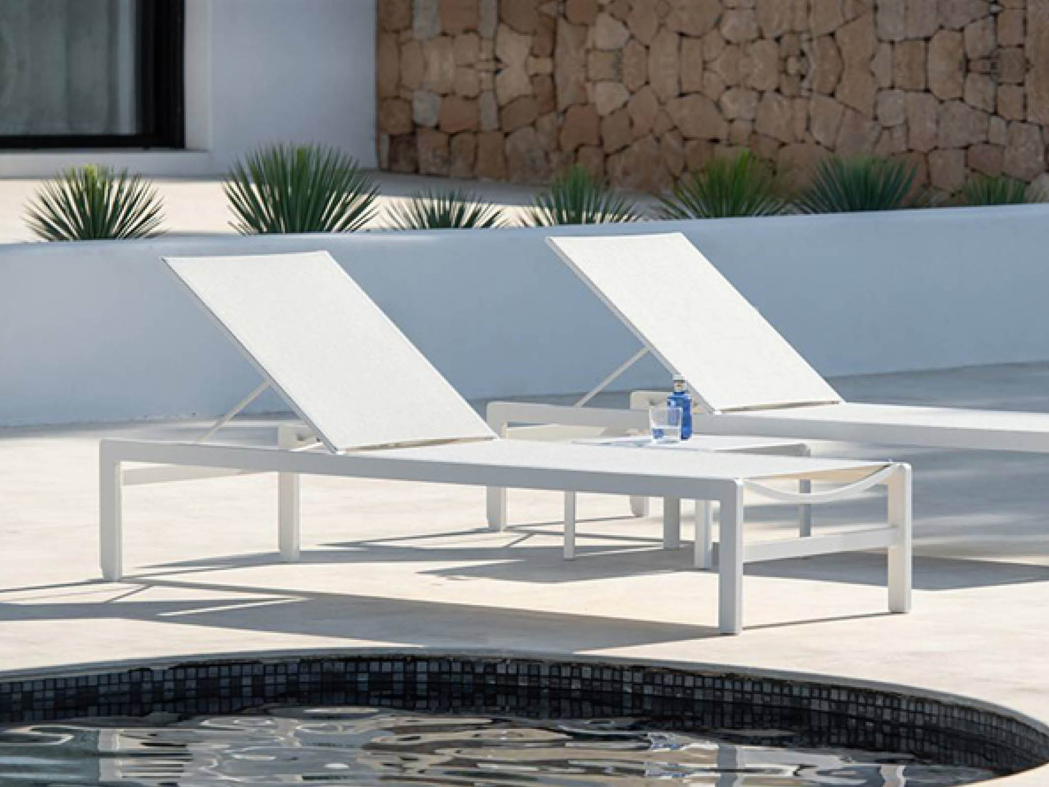 Moby Sun Lounger - Premium Outdoor Recliner Chair for Patio, Poolside, Beach & Backyard Relaxation
