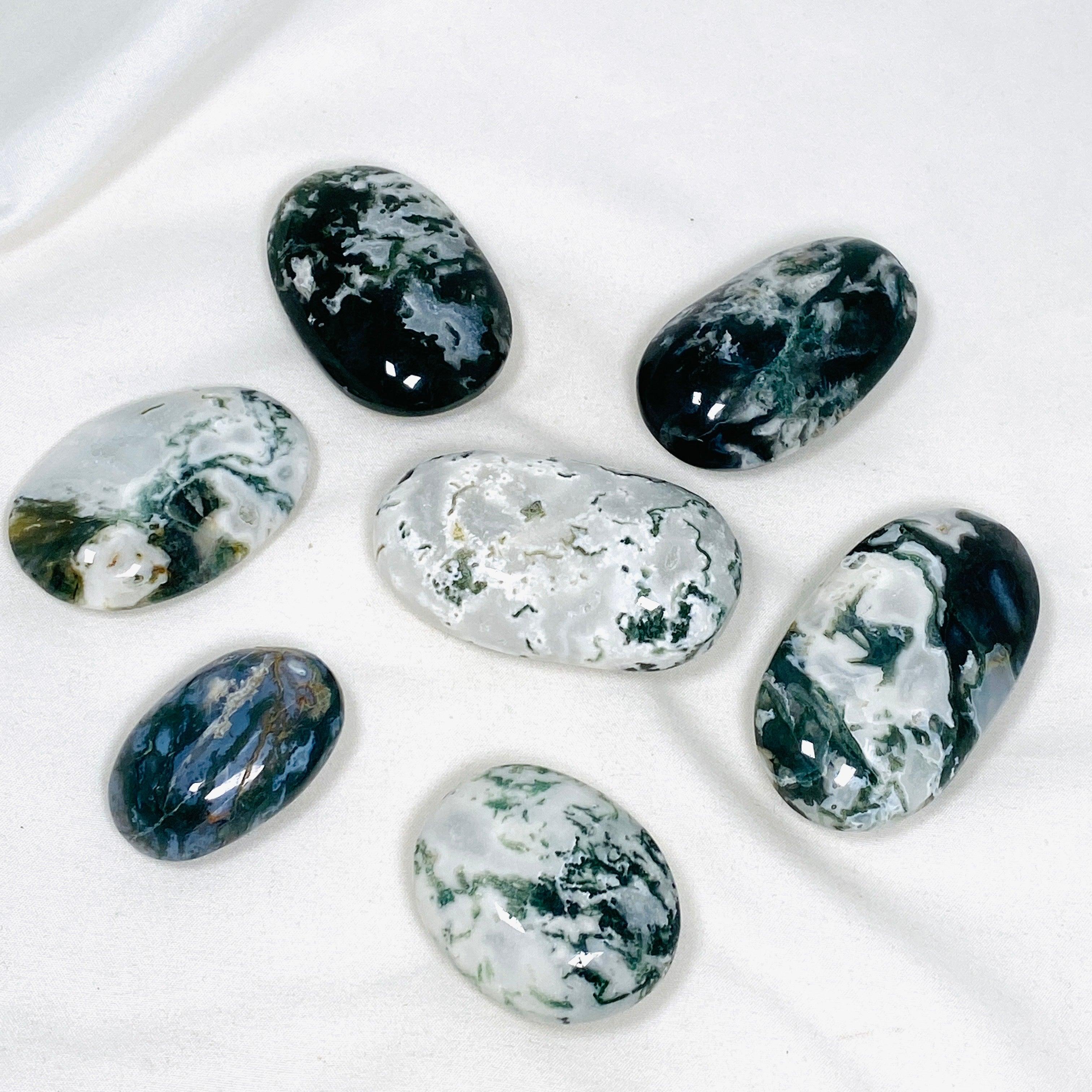 Natural Moss Agate Palm Stone - Healing Crystal for Stress Relief & Meditation - Perfect for Reiki, Yoga & Spiritual Practices