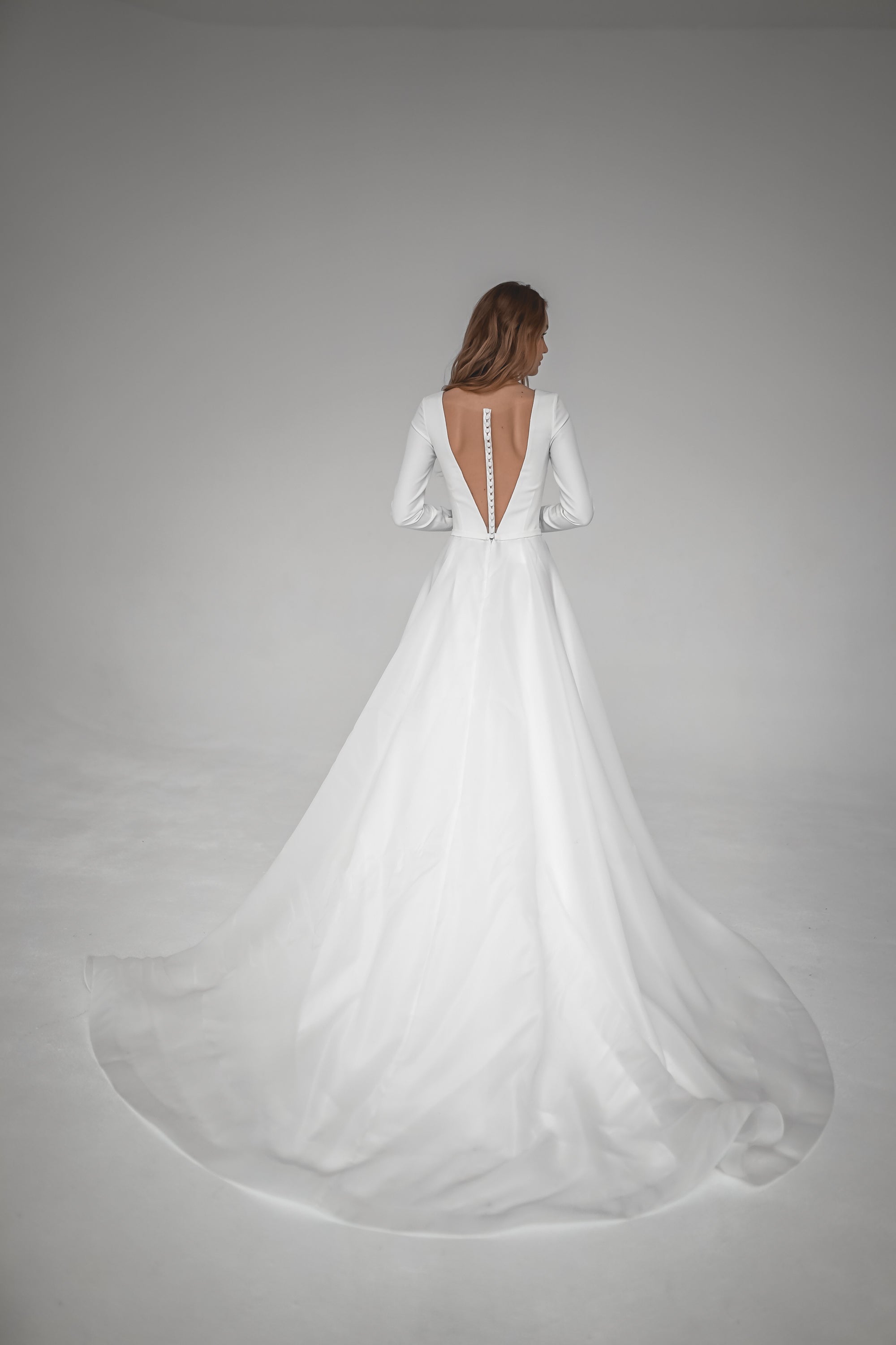 Elegant Minimalist Organza Wedding Dress Tayra - Perfect for Beach, Garden & Boho Chic Ceremonies