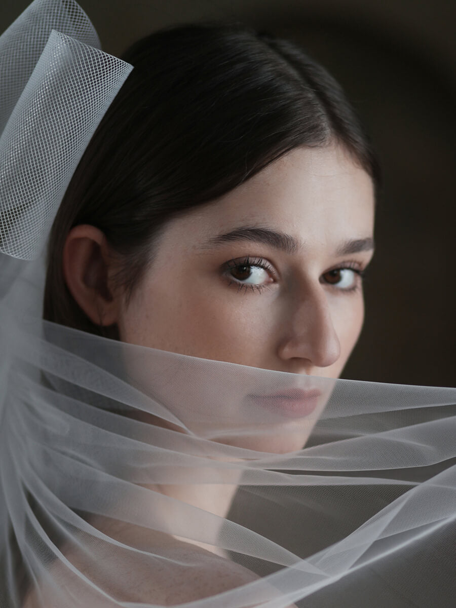 Elegant Pearl Embellished Tulle Wedding Veil for Brides - Perfect for Bridal Showers, Ceremonies & Photo Shoots