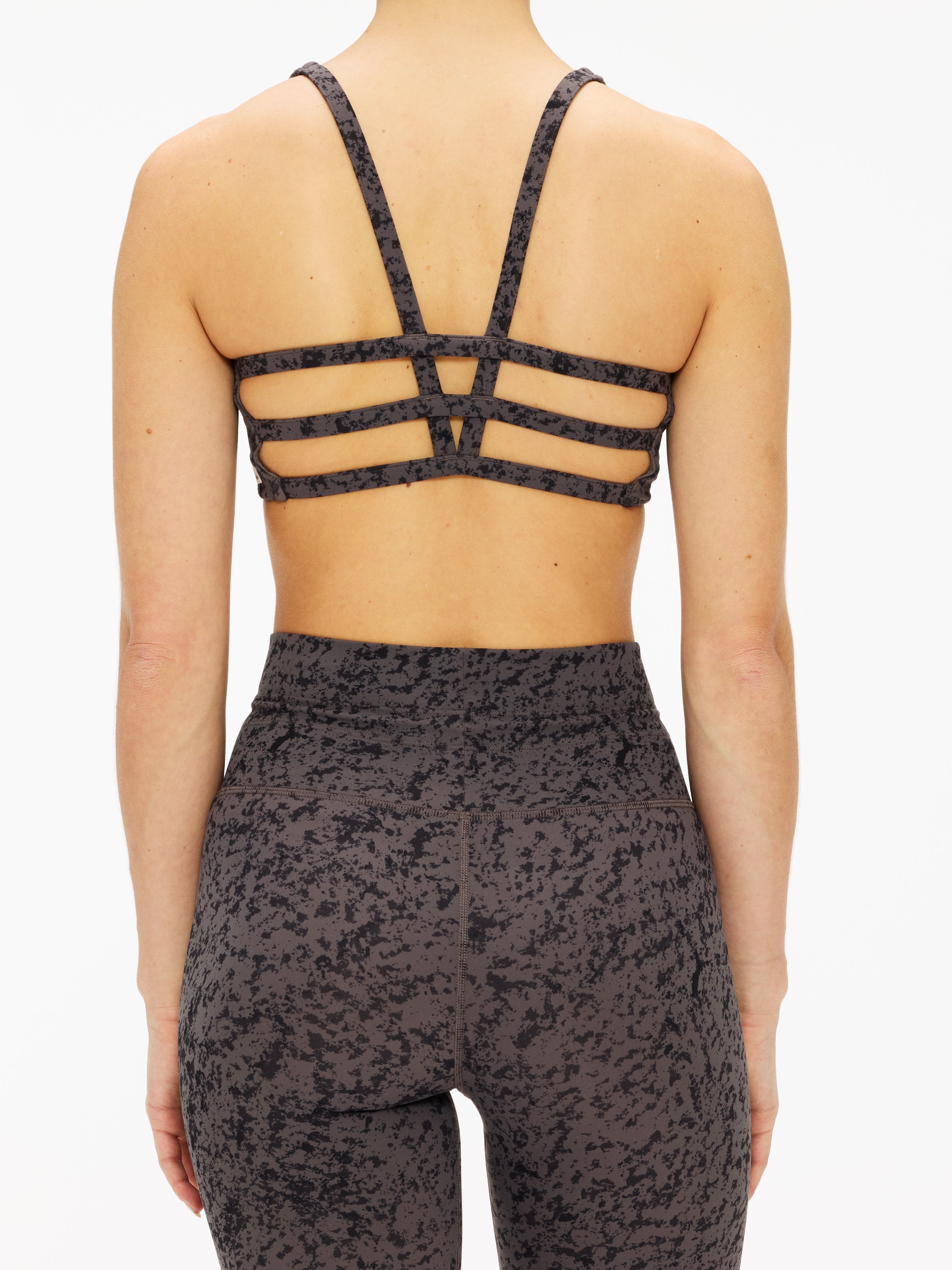Vuori Yosemite Bra - Women's High-Performance Sports Bra for Yoga, Running & Workouts - Comfortable & Supportive Activewear for Fitness & Daily Wear