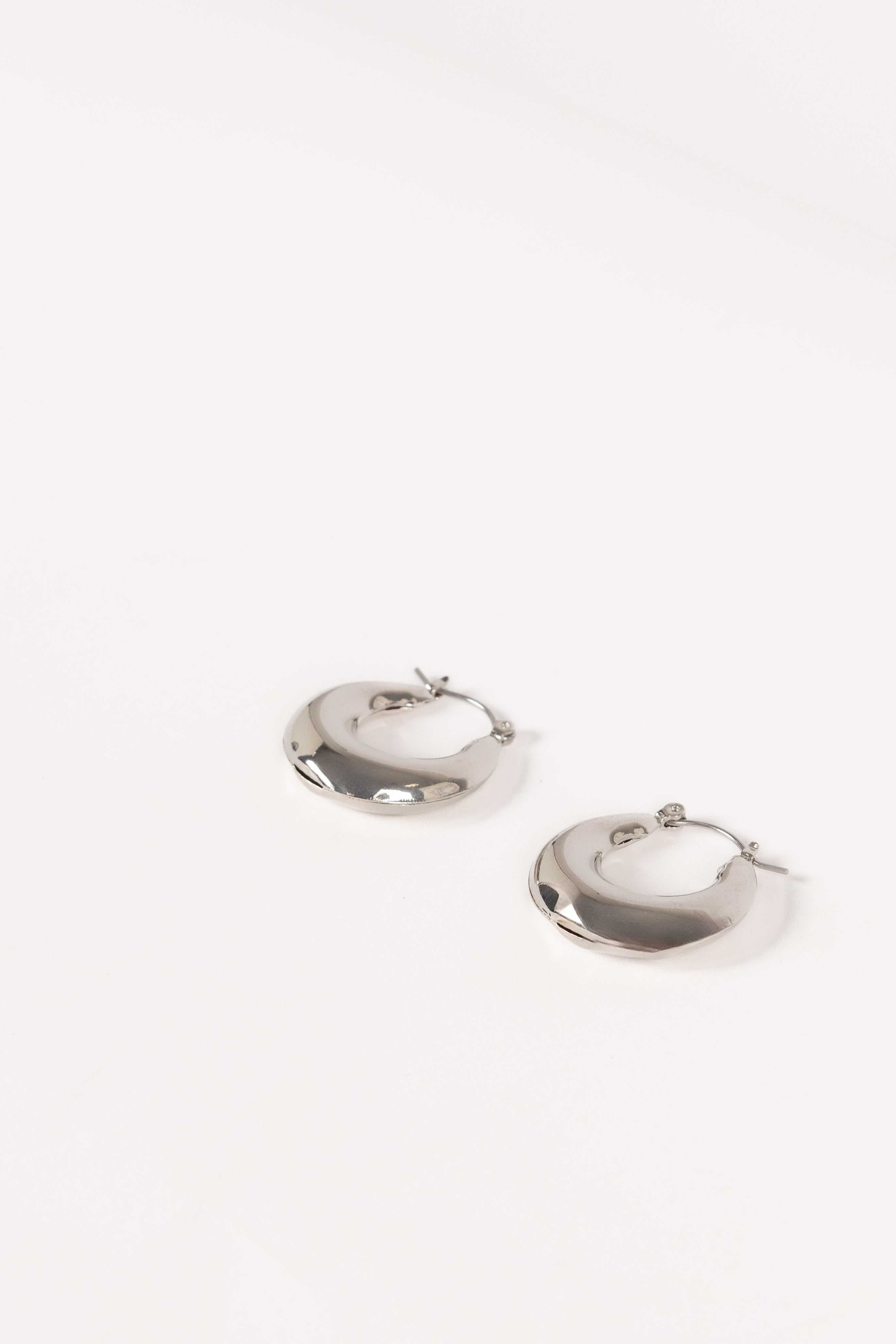 James Sterling Silver Hoop Earrings for Women - Elegant & Hypoallergenic Jewelry for Everyday Wear, Parties & Special Occasions