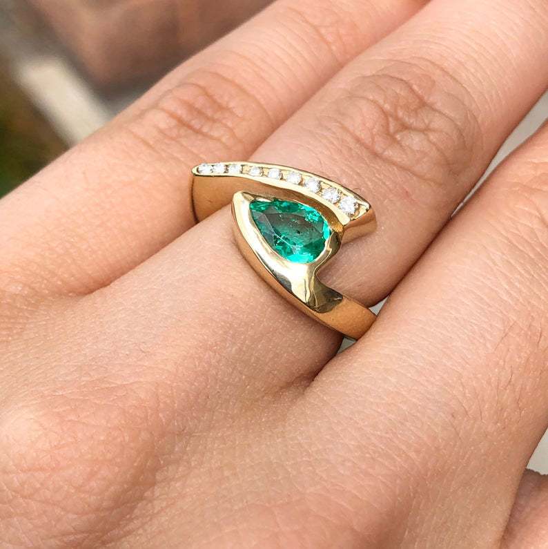 1.49tcw Pear Shape Genuine Emerald & Diamond Curved Statement Ring - 14K Gold Elegant Jewelry for Women, Perfect for Weddings, Anniversaries & Special Occasions