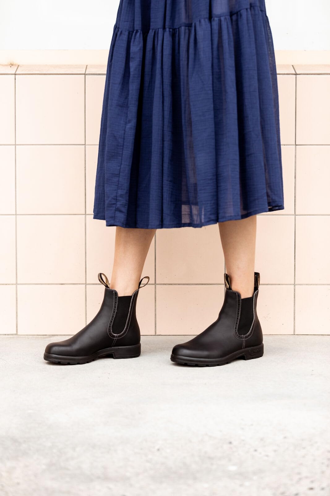 Blundstone High Top Chelsea Boots for Women - Waterproof Leather Ankle Boots with Comfortable Cushioning - Perfect for Hiking, Work & Everyday Wear