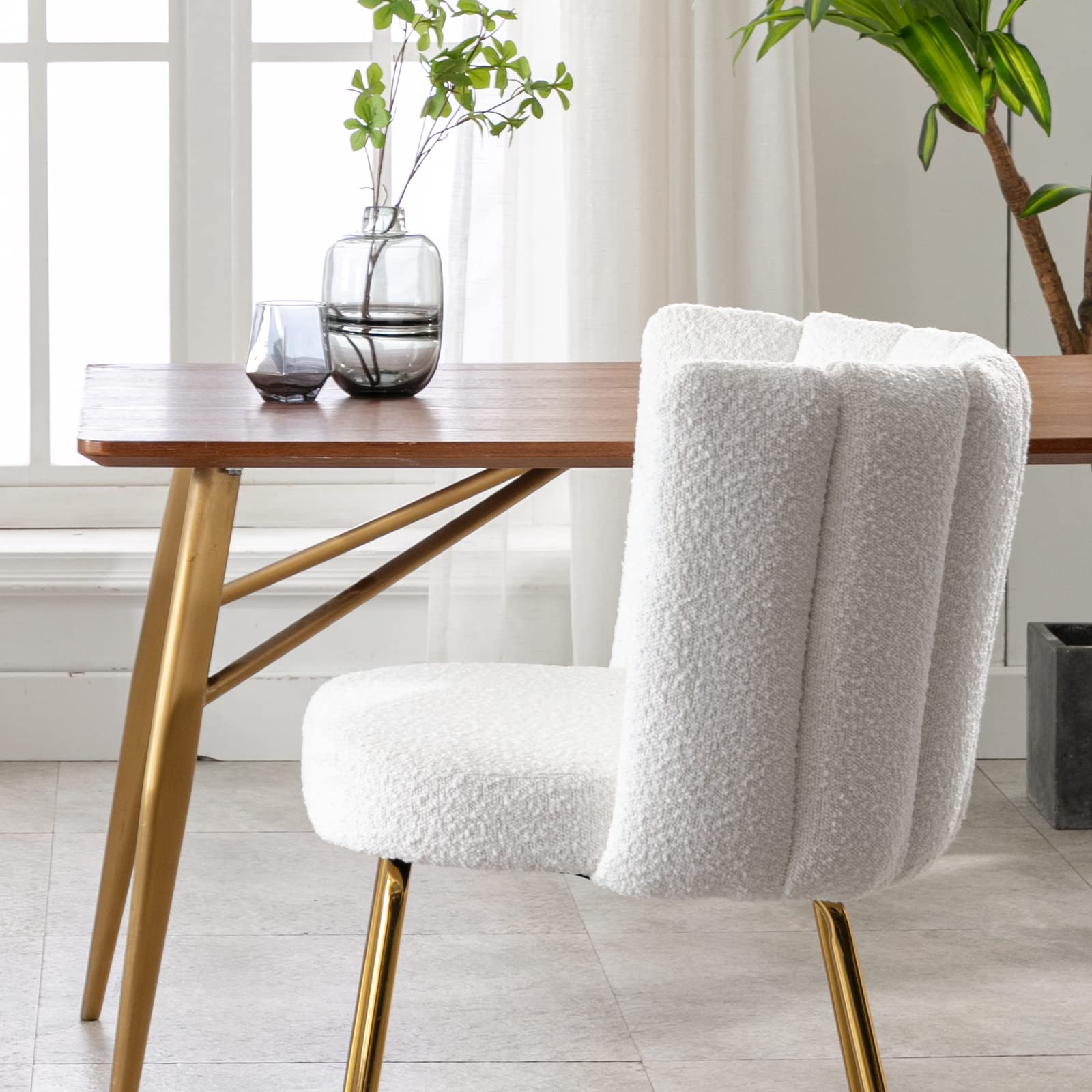 Chairus Dining Chairs Set of 4 - Modern Upholstered Accent Chairs with Lamb Wool Fabric, Curved Back & Gold Metal Legs for Living Room, Kitchen, Bedroom, Vanity - White Fur - Perfect for Home Decor, Dining Sets & Cozy Seating Areas