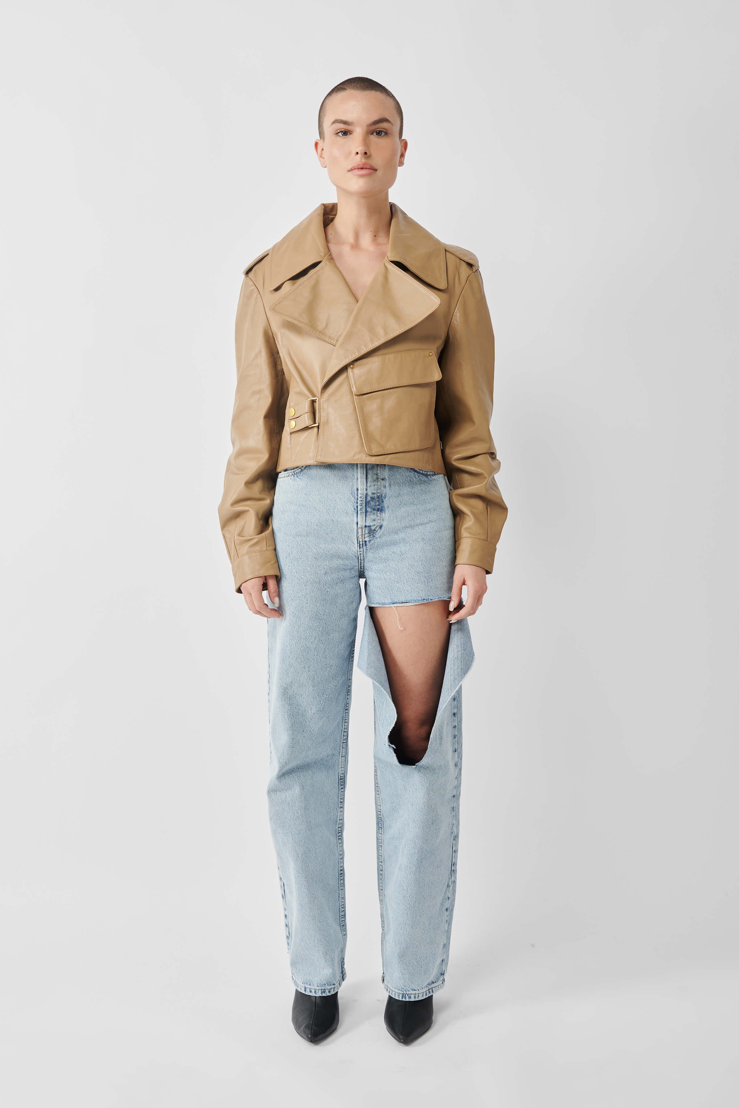 Cropped Blouson Sand - Stylish Women's Casual Top for Summer Outfits | Perfect for Beach, Vacation & Everyday Wear