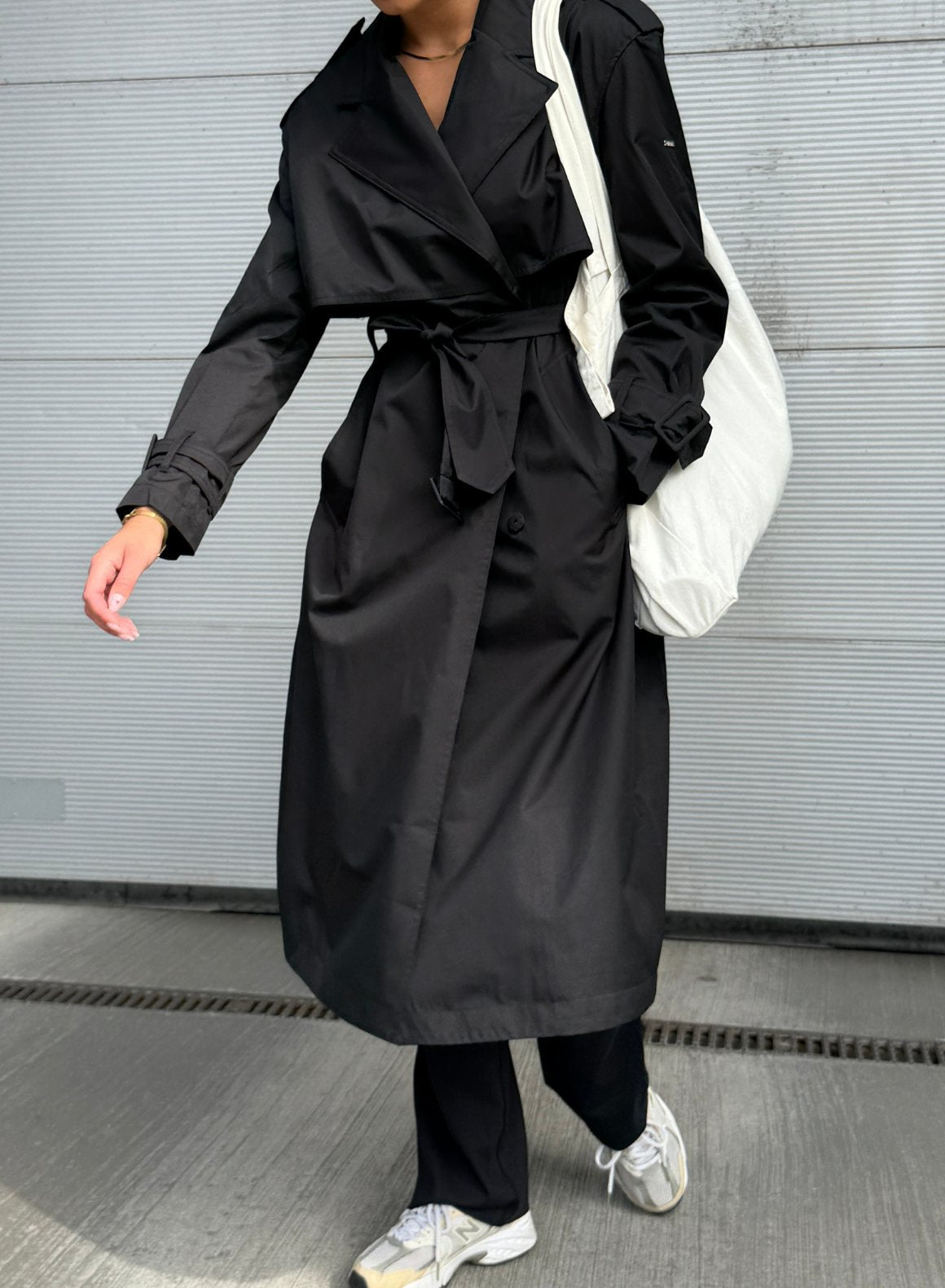Eco-Friendly Black Recycled Tech Trench Coat for Men & Women - Waterproof Windbreaker with Multiple Pockets - Perfect for Urban Commuting, Outdoor Adventures & Business Casual Wear