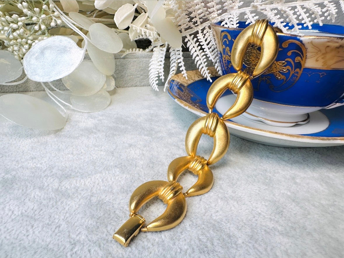 Vintage Matte Gold Chain Bracelet for Women - 1980s Retro Jewelry - Elegant Dainty Cuff Bracelet for Party, Wedding & Everyday Wear