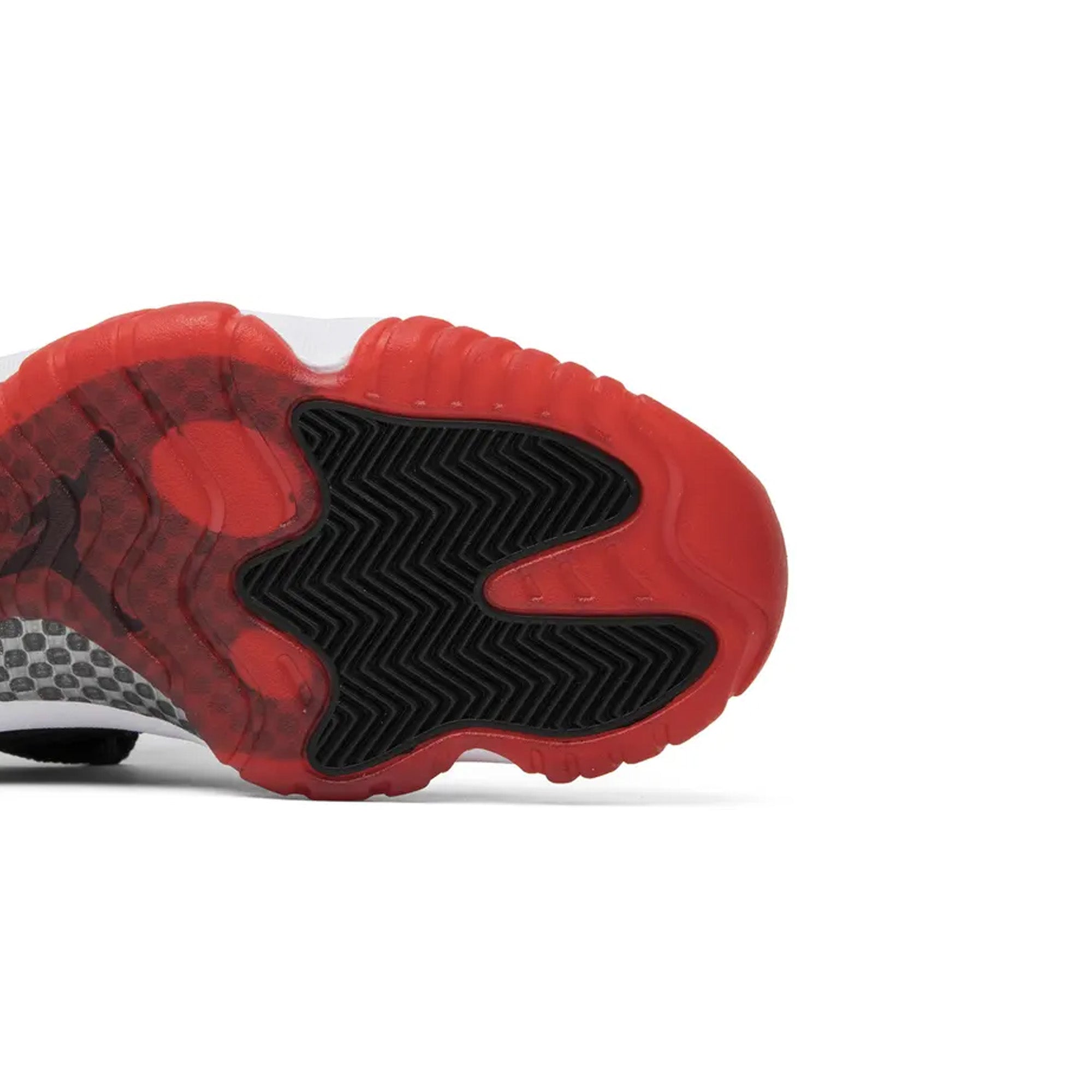 Air Jordan 11 Retro Low 'Bred' Men's Basketball Shoes (2015 Release) - Classic Black/Red Colorway for Casual Wear & Street Style