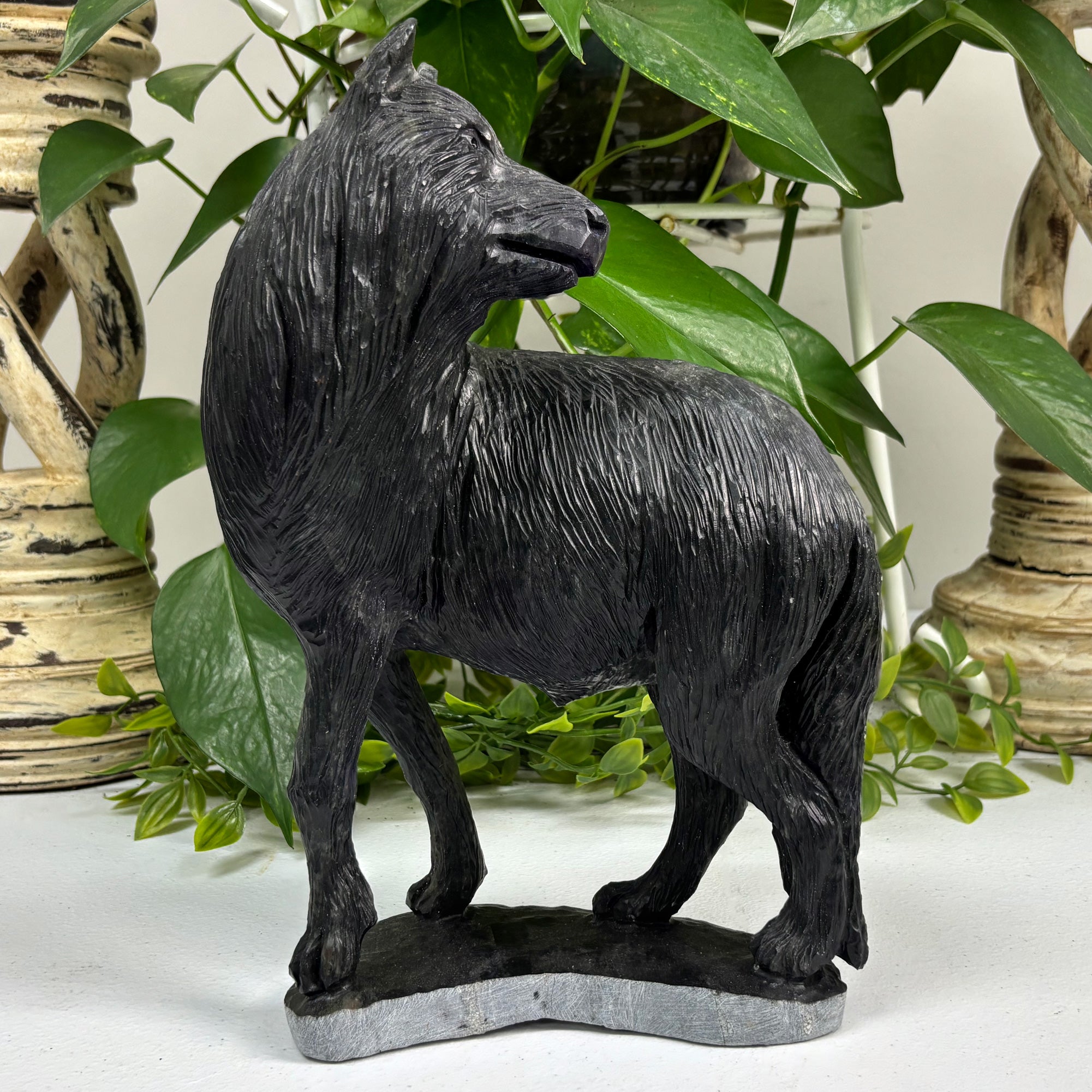 Hand Carved Wolf Serpentine Gemstone Figurine - Natural Crystal Animal Statue for Collectors, Home Décor & Spiritual Healing | Perfect for Office Desk, Meditation Space & Gift Giving RAN478