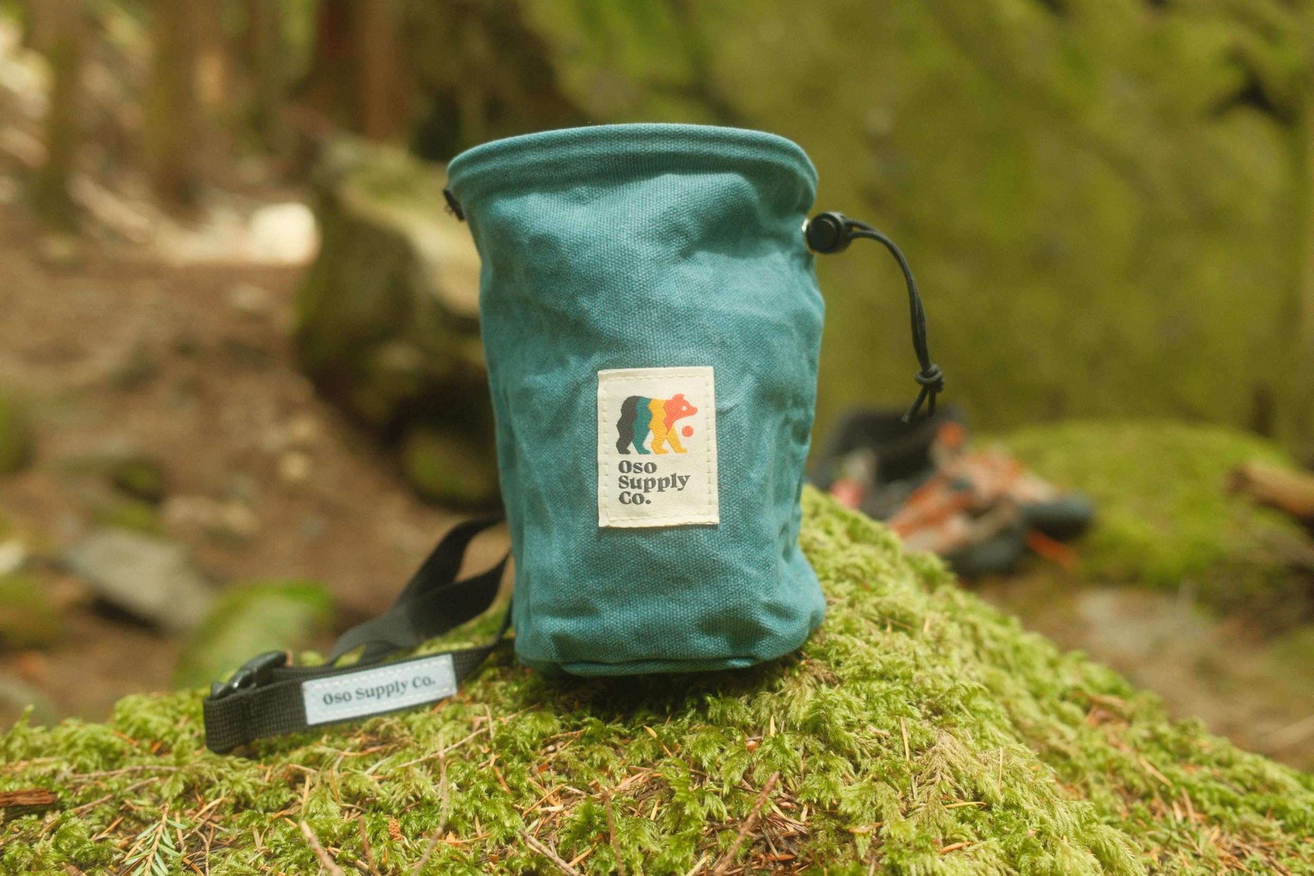 Premium Waxed Canvas Chalk Bag for Rock Climbing & Bouldering - Waterproof Chalk Bucket with Adjustable Belt & Zippered Pocket - Durable Climbing Gear for Indoor Gym & Outdoor Adventures