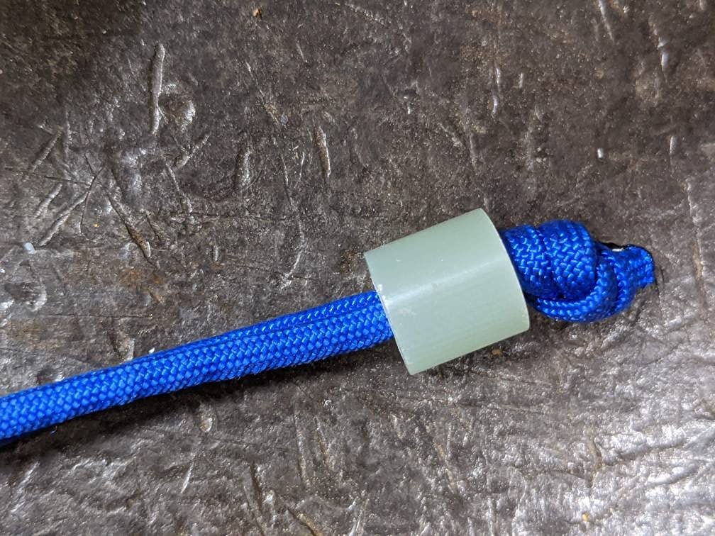 Premium Large Simple Jade Green G10 Lanyard Bead with Free Paracord Lanyard - Perfect for Keychains, Backpacks, and Outdoor Gear Accessories