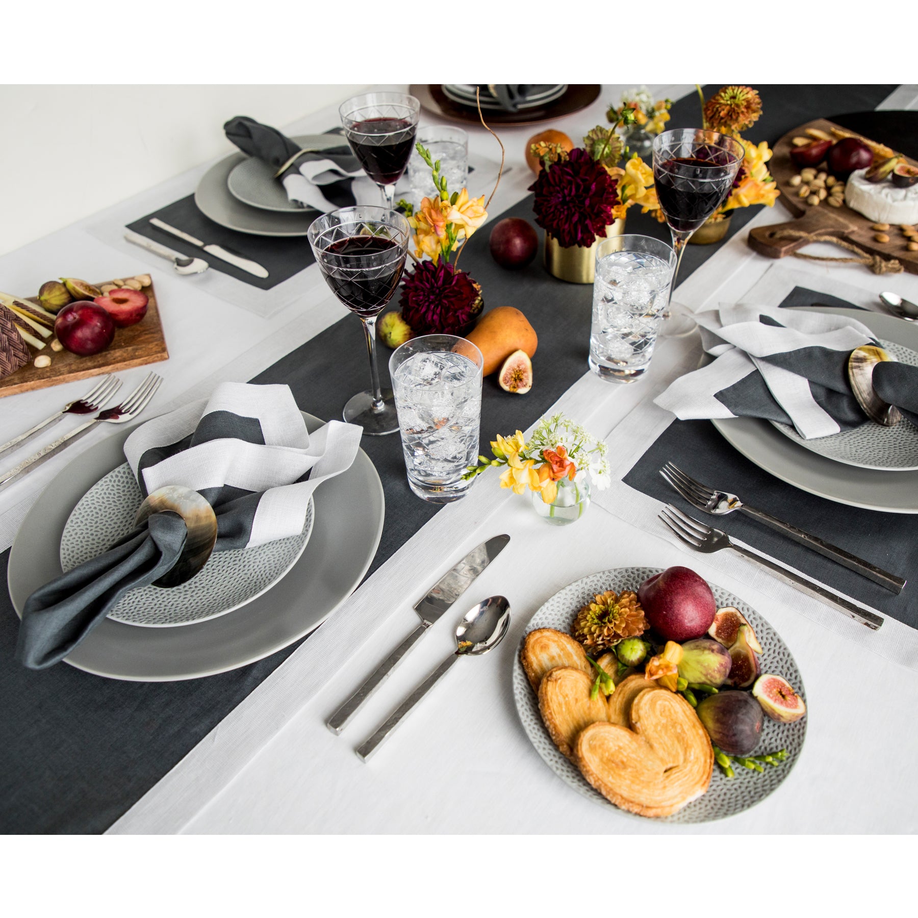 Festive Edge Table Runner - Elegant Holiday Dining Decor for Christmas, Thanksgiving & Parties | Perfect for Home, Events & Special Occasions
