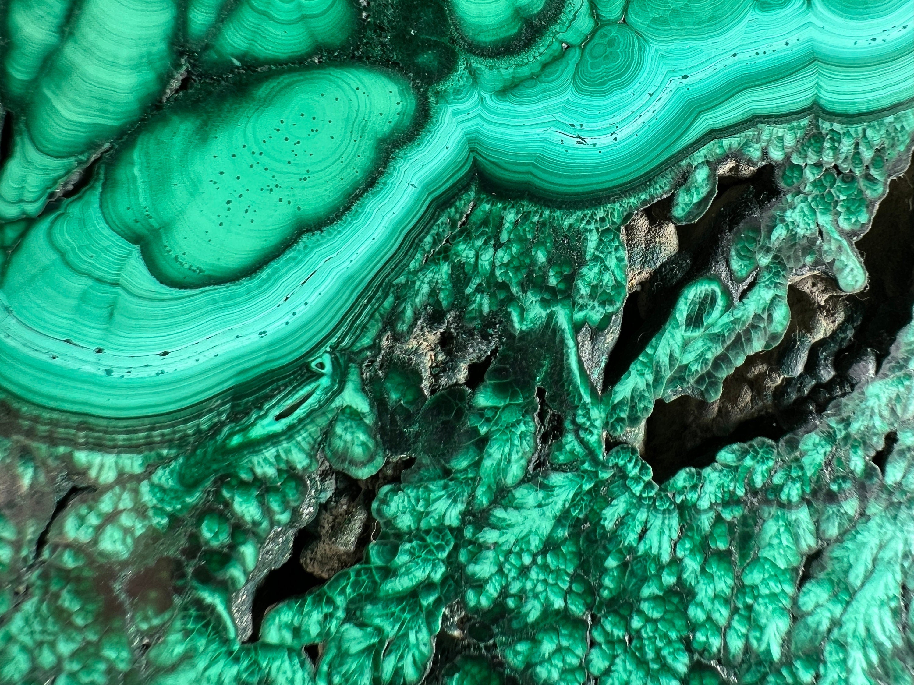 Premium Malachite Crystal Slab - Natural Green Malachite Stone for Jewelry Making, Healing Crystals, Unique Spiritual Gift & Home Decor | Perfect for Meditation, Reiki, Crystal Grids & DIY Crafts
