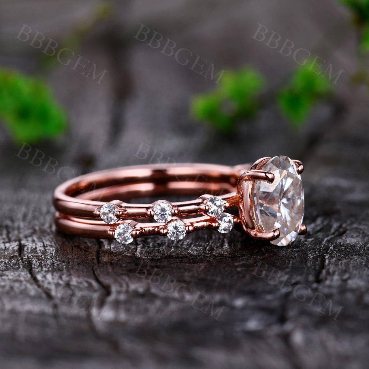 1.5CT Oval Cut Moissanite Engagement Ring & Curved Wedding Band Set - Durable Sparkling Bridal Jewelry for Weddings, Anniversaries & Special Occasions