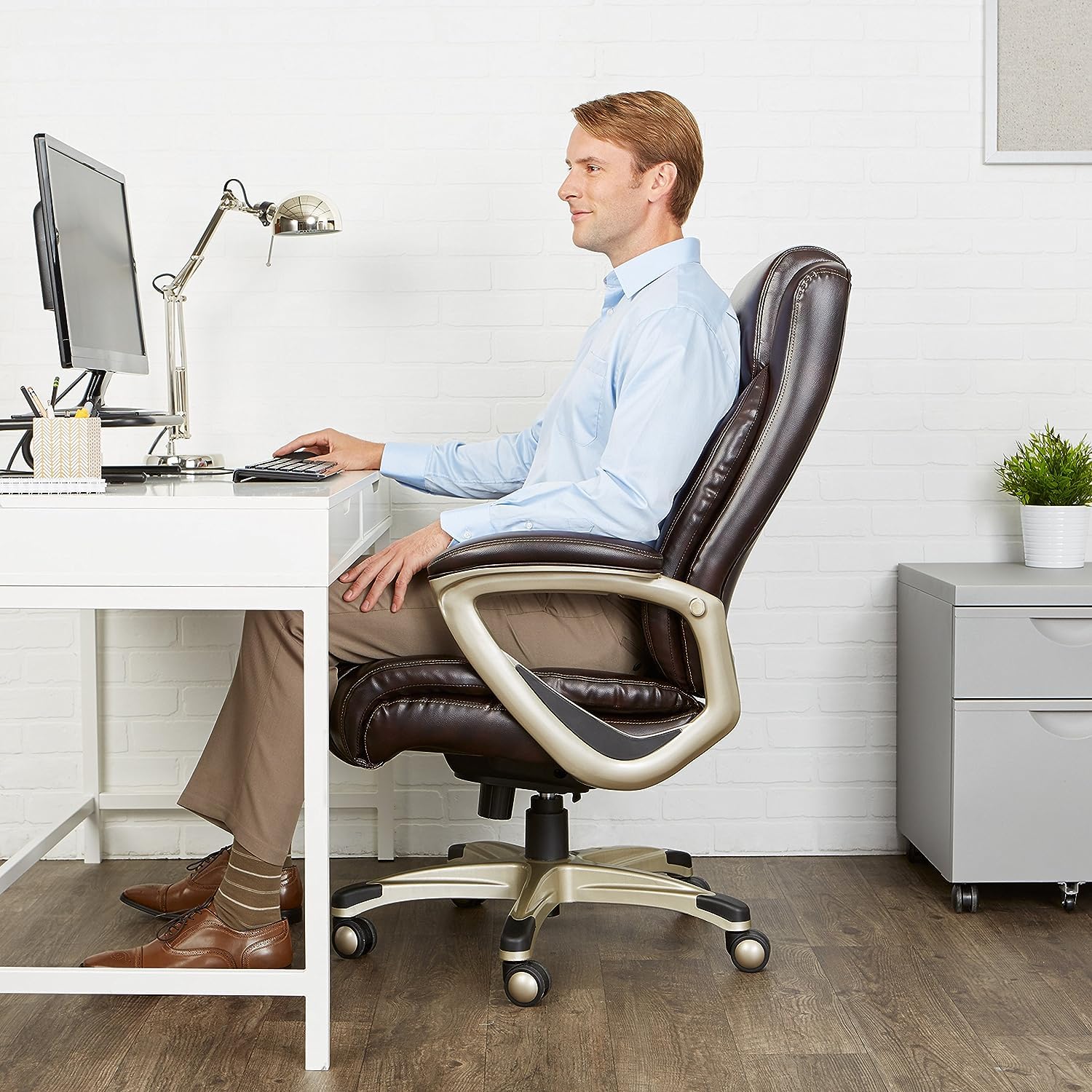 Amazon Basics Big & Tall Executive Office Desk Chair with Lumbar Support - Adjustable Height & 350 Lb Capacity - Black Pewter Finish (28.5