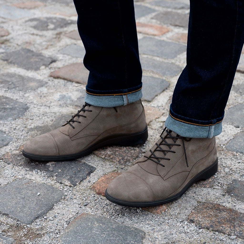Premium Steel-Toe Work Boots for Men - Heavy Duty Safety Shoes with Slip & Oil Resistant Sole - Ideal for Construction, Warehouse & Industrial Work