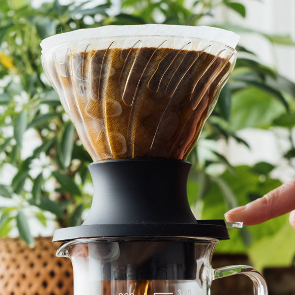Hario V60 Immersion Dripper Switch - Glass Coffee Brewer for Pour Over & Cold Brew - Perfect for Home Baristas & Coffee Enthusiasts
