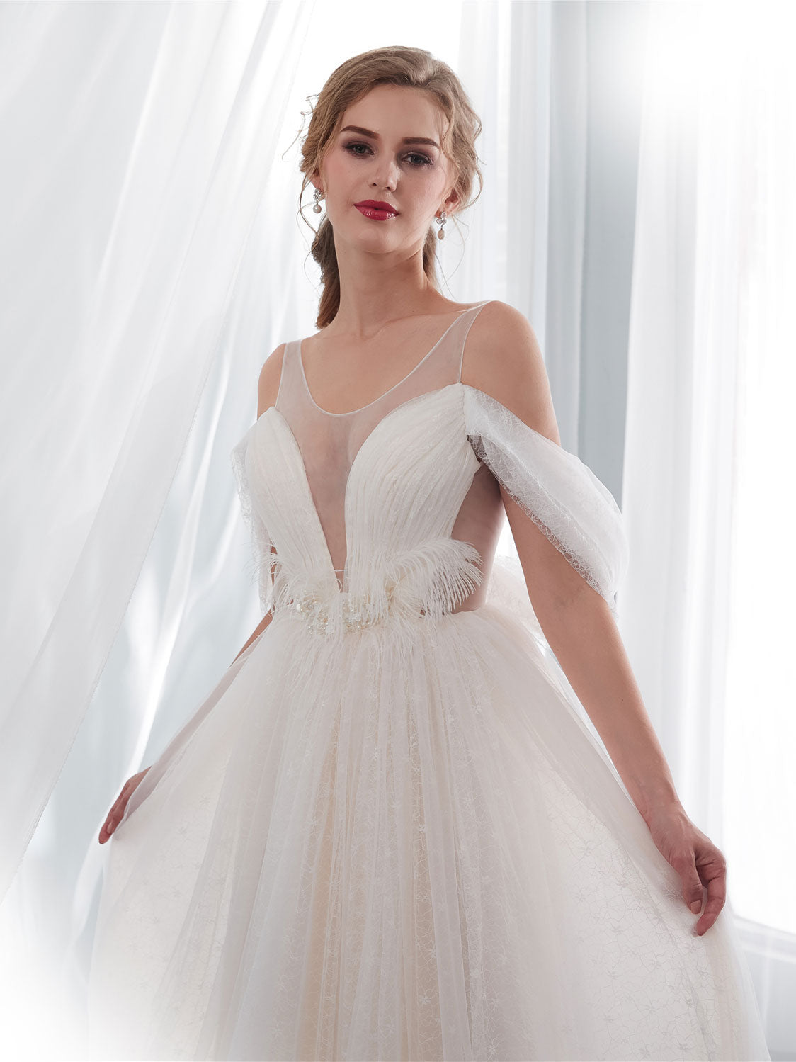 Elegant Light Champagne Tulle Lace Long Beach Wedding Dress for Bride - Perfect for Beach Weddings, Vow Renewals & Romantic Photoshoots