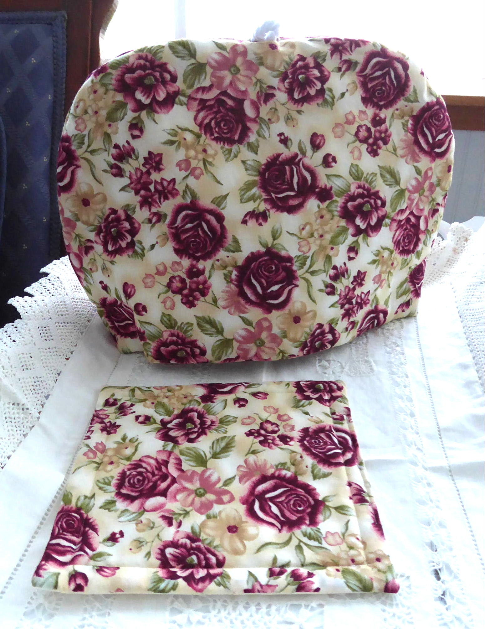Handmade Burgundy Rose Tea Cozy with Trivet - Insulated & Padded for Hot Tea Pots - Perfect for Afternoon Tea, Kitchen Decor, and Gift Giving
