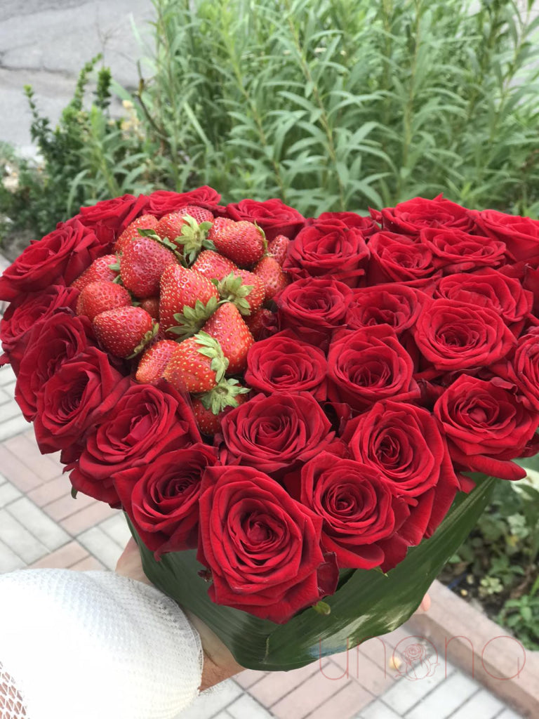 Beautiful Love Arrangement Bouquet - Perfect for Valentine's Day, Anniversaries & Romantic Surprises