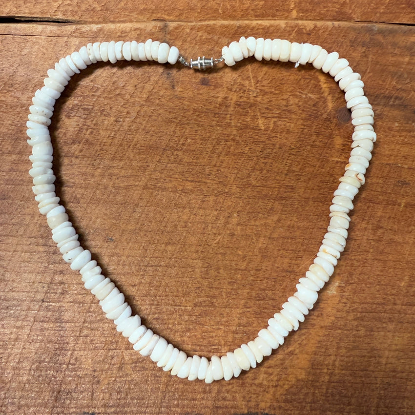 Vintage Natural Hawaiian Puka Shell Necklace 18 Inch - Beach Jewelry for Women, Summer Vacation Accessories, Boho Chic Layered Necklace Gift