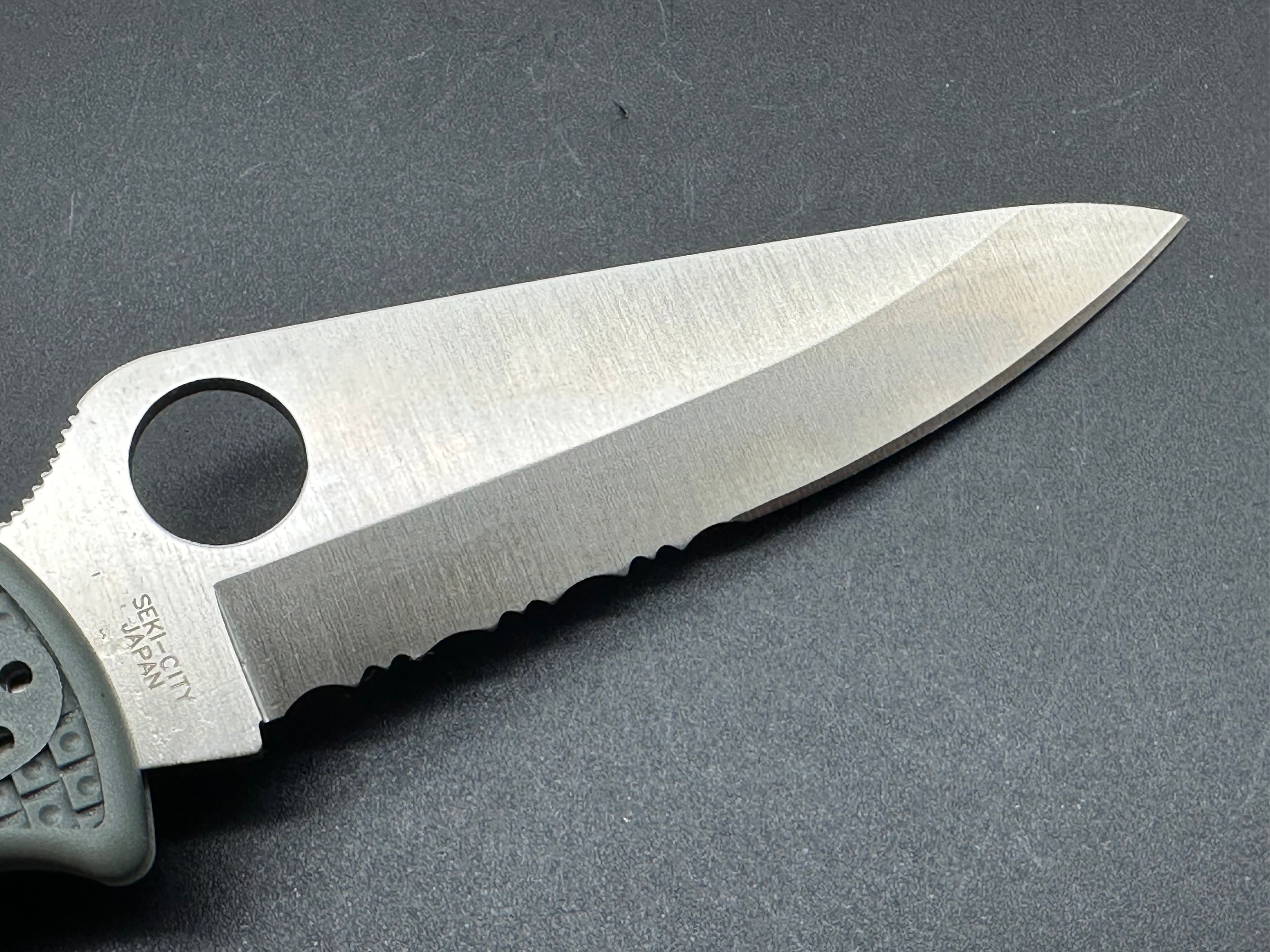 Spyderco C10PSFG Endura Folding Knife - Foliage Green G-10 Handle, VG-10 Steel Blade - Perfect for Outdoor Camping, Hiking & Everyday Carry (EDC)