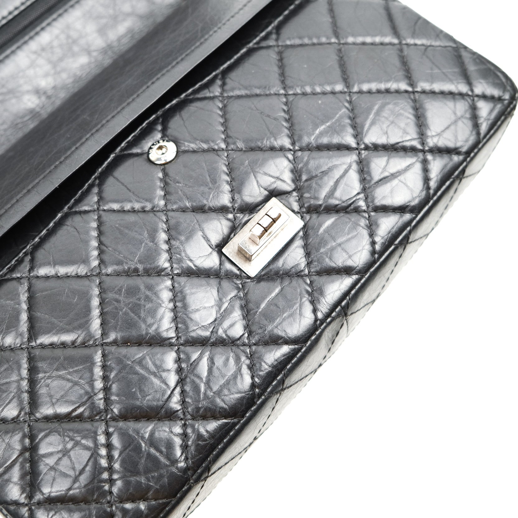 Authentic Chanel Aged Calfskin Quilted 2.55 Reissue 226 Flap Bag in Black - Luxury Handbag for Women, Perfect for Evening Events & Special Occasions