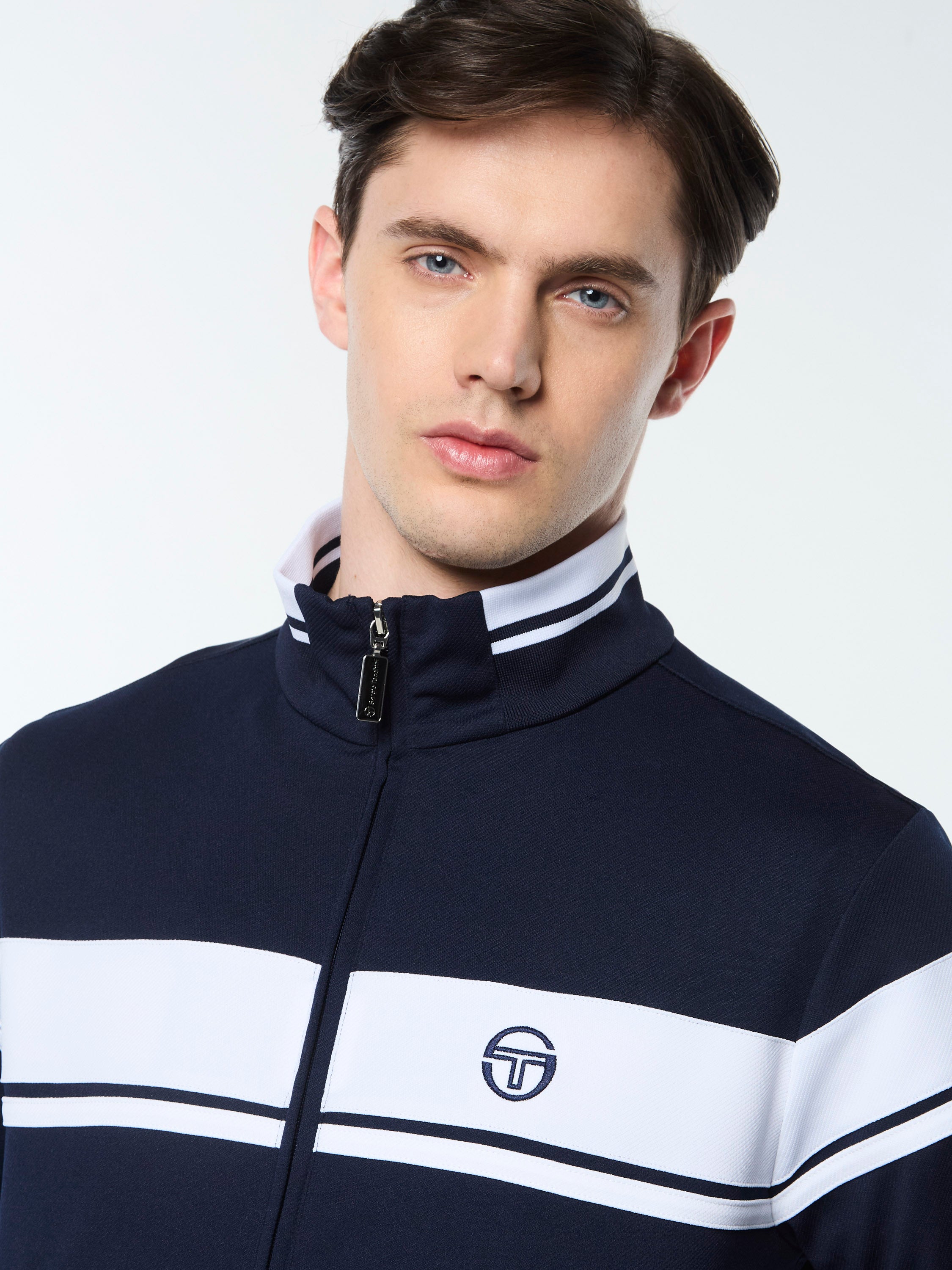 Damarindo Track Jacket Archivio - Lightweight Running Jacket for Men & Women, Water-Resistant Windbreaker with Hood, Maritime Blue/White - Perfect for Jogging, Hiking & Outdoor Sports