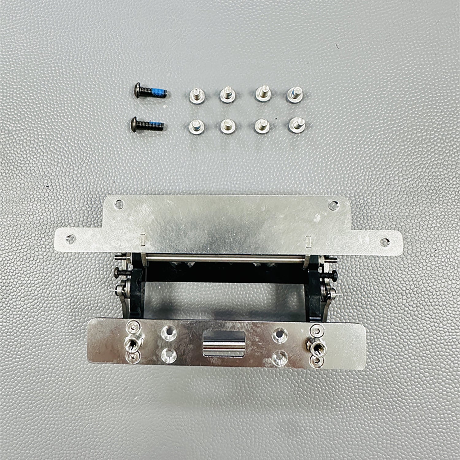 Metal Cabin Buckle for DIY 1/14 Tamiya 770S R620 R470 RC Tractor Truck Lorry Car Spare Parts - Replacement Accessory for RC Model Vehicles & Custom Builds