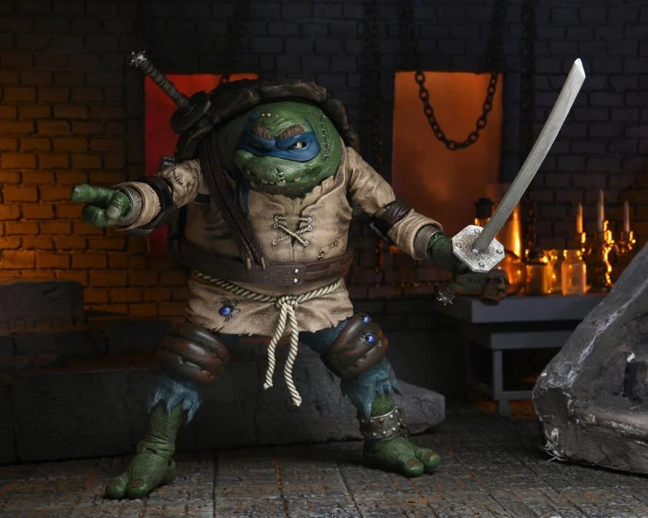 NECA Ultimate Leonardo as The Hunchback - Universal Monsters x Teenage Mutant Ninja Turtles Action Figure - Collectible Toy for TMNT Fans & Monster Movie Lovers (Display, Cosplay, Gift)