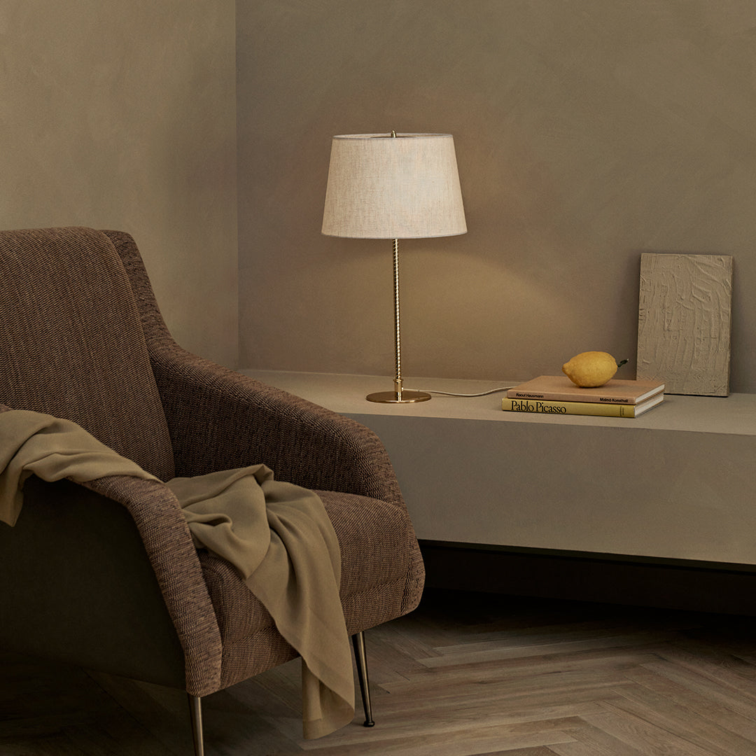 Modern CDC.1 Lounge Chair - Ergonomic Design for Living Room, Bedroom & Office - Comfortable Relaxation & Stylish Home Decor