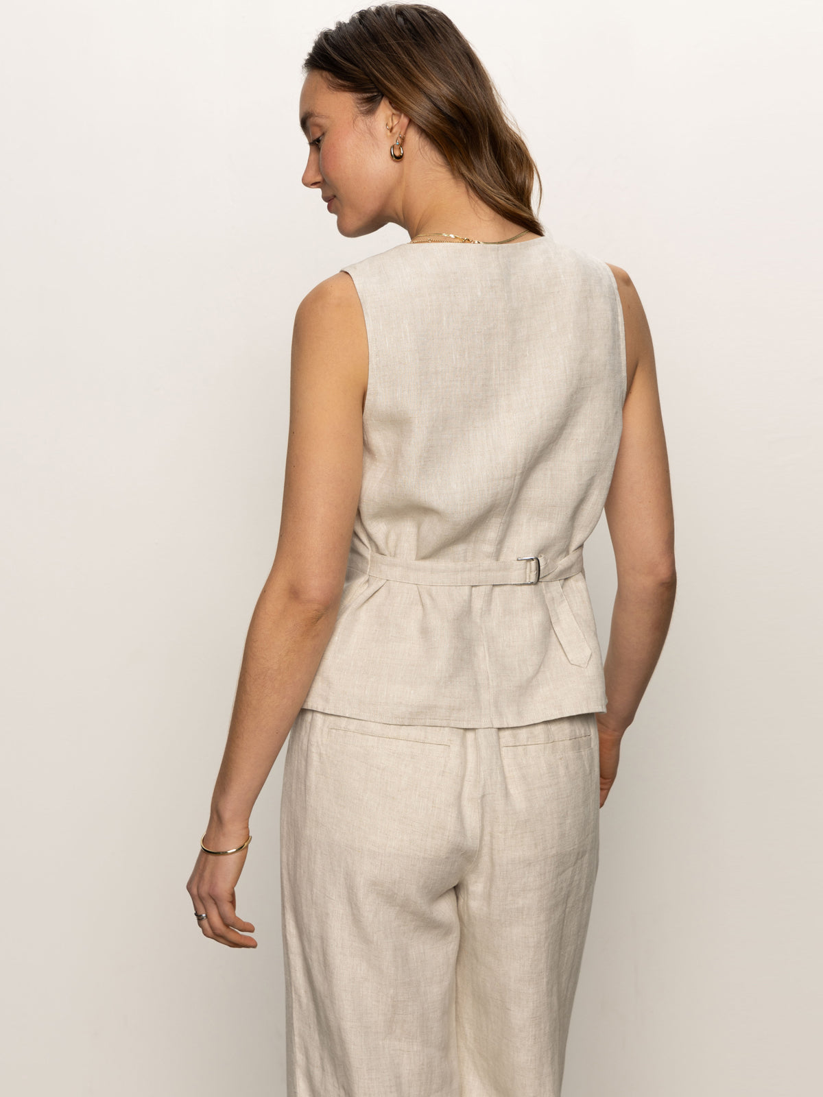 Stylish Square Neck Vest in Flax - Perfect for Casual Outfits & Layering in Fall & Winter