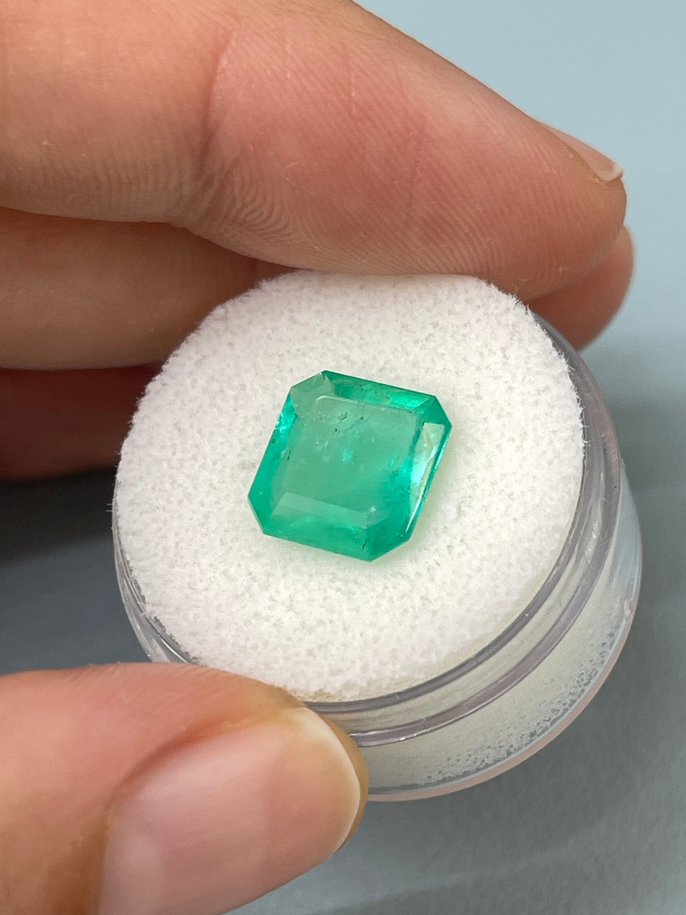 3.59 Carat 10.5x10mm Spring Green Loose Colombian Emerald Asscher Cut Gemstone for Jewelry Making, Engagement Rings & Luxury Gifts
