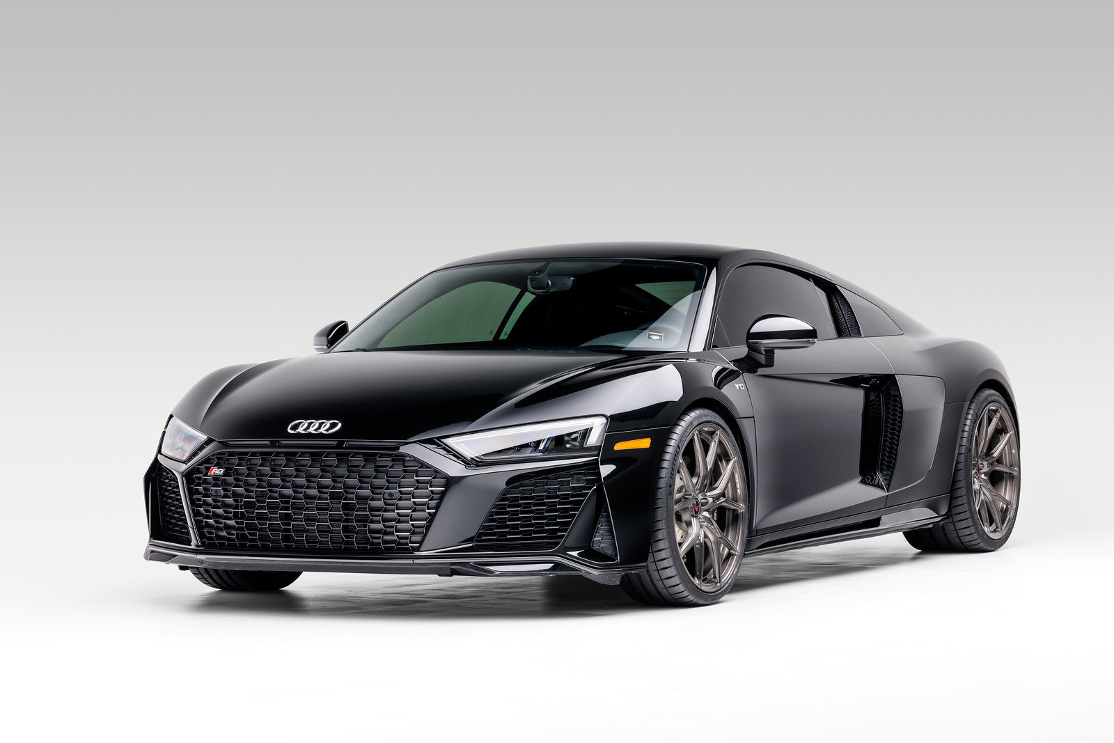 Audi R8 20 VPX 101 Liquid Smoke - Premium Car Air Freshener for Luxury Vehicles | Enhance Your Driving Experience with Long-Lasting Fragrance