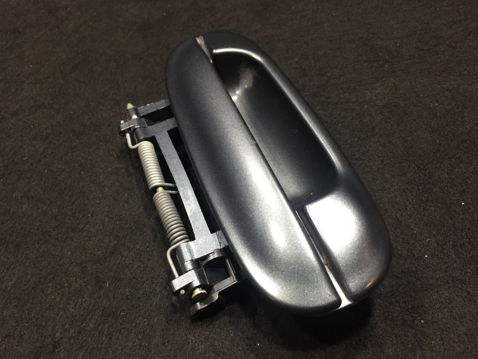 2004-2007 Cadillac CTS Right Rear Passenger Exterior Door Handle Replacement - OEM Quality for Smooth Door Operation & Enhanced Vehicle Appearance