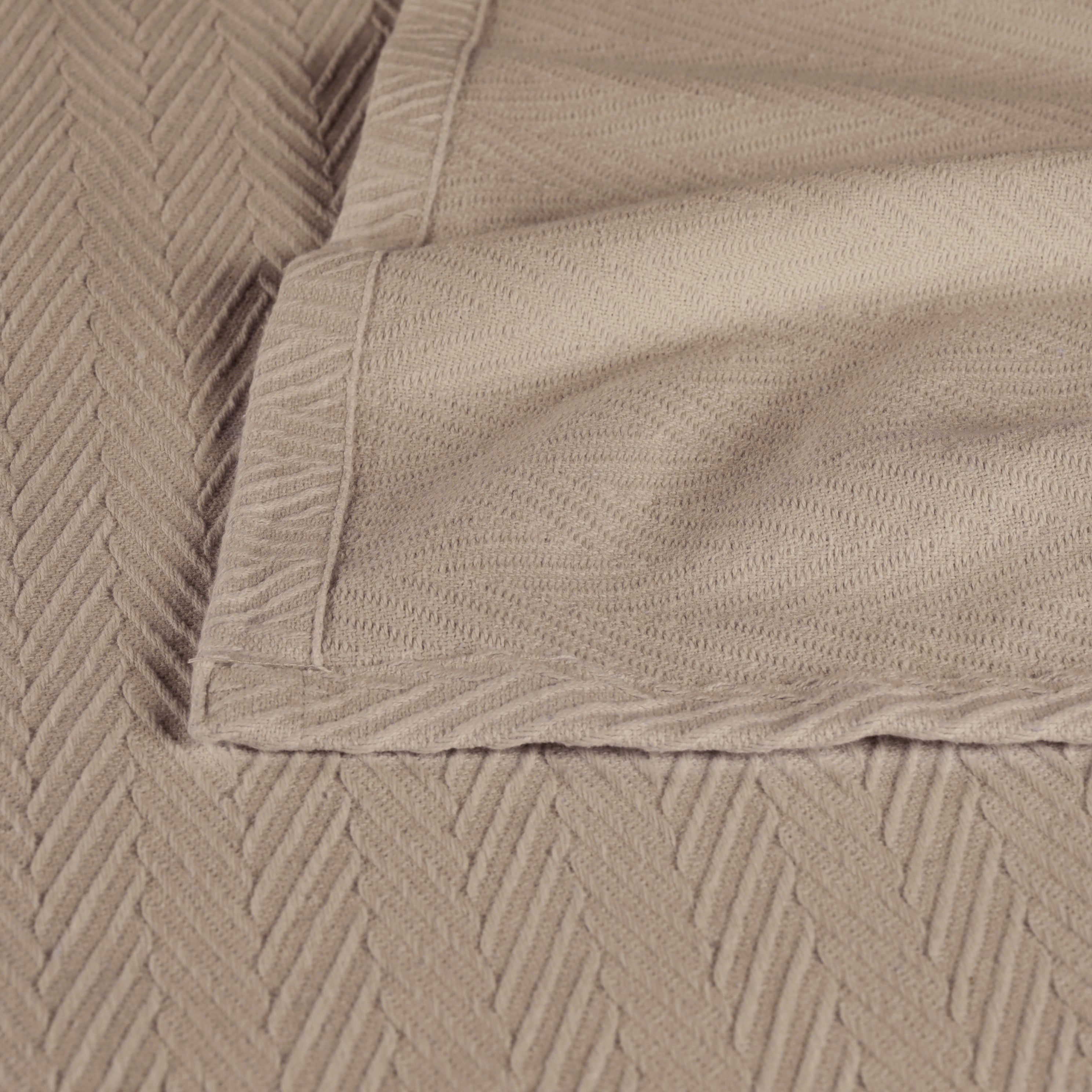 Soft All-Season Chevron Cotton Bed Blanket & Sofa Throw - Cozy Home Decor for Living Room, Bedroom, and Travel