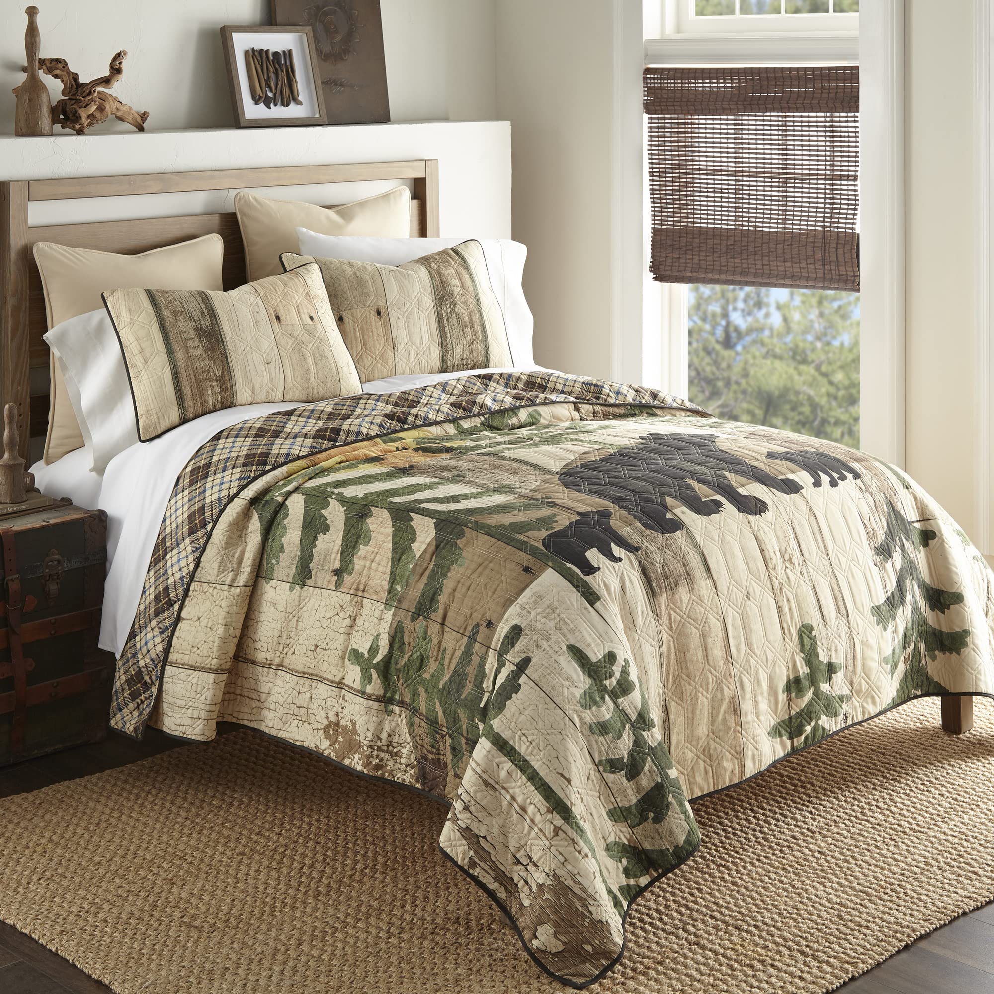Donna Sharp King Size Bedding Set - 3 Piece Lodge Quilt Set with Painted Bear Design, King Quilt & 2 Pillow Shams - Machine Washable for Cozy Cabin & Rustic Bedroom Decor