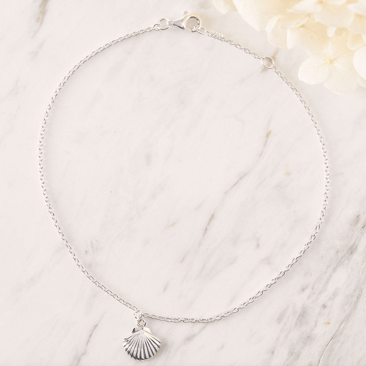 Dainty Seashell Anklet - Elegant Beach Jewelry for Women, Adjustable Ankle Bracelet with Natural Shells, Perfect for Summer Vacation, Beach Wedding, Boho Fashion Accessory