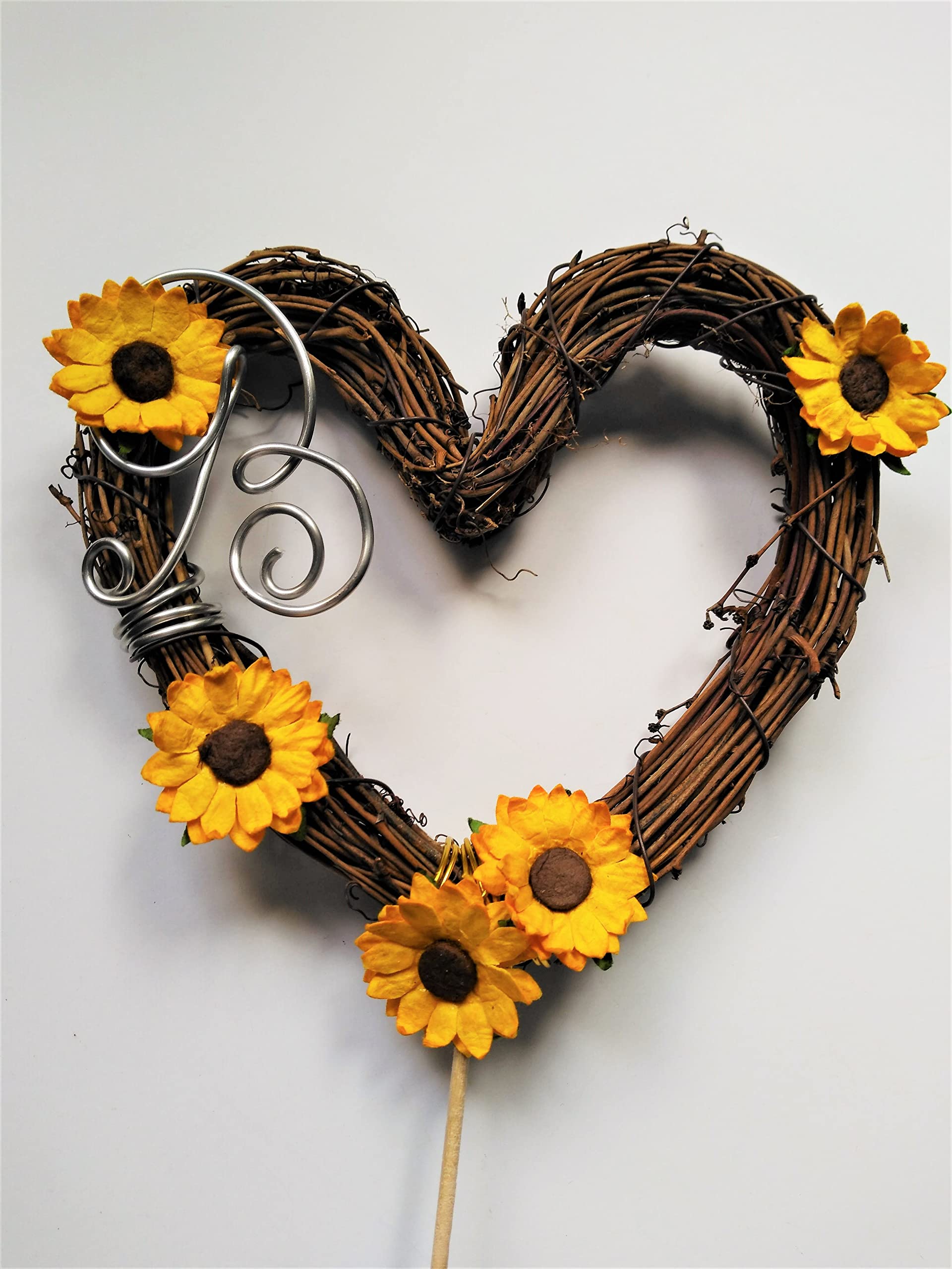 Personalized Country Wedding Cake Topper with Custom Letters & Sunflower Decor - Perfect for Rustic, Farmhouse, or Outdoor Wedding Cakes
