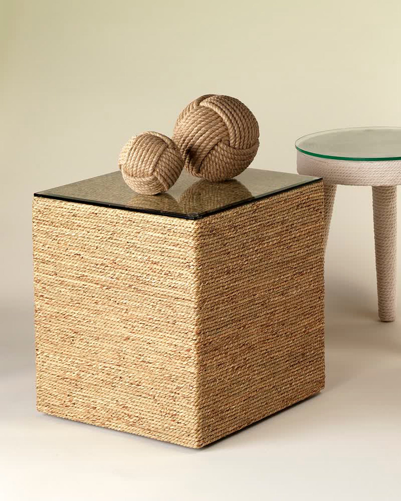 Modern Square Side Table - Small End Table with Sturdy Metal Legs for Living Room, Bedroom, or Office - Perfect for Holding Lamps, Books, and Drinks
