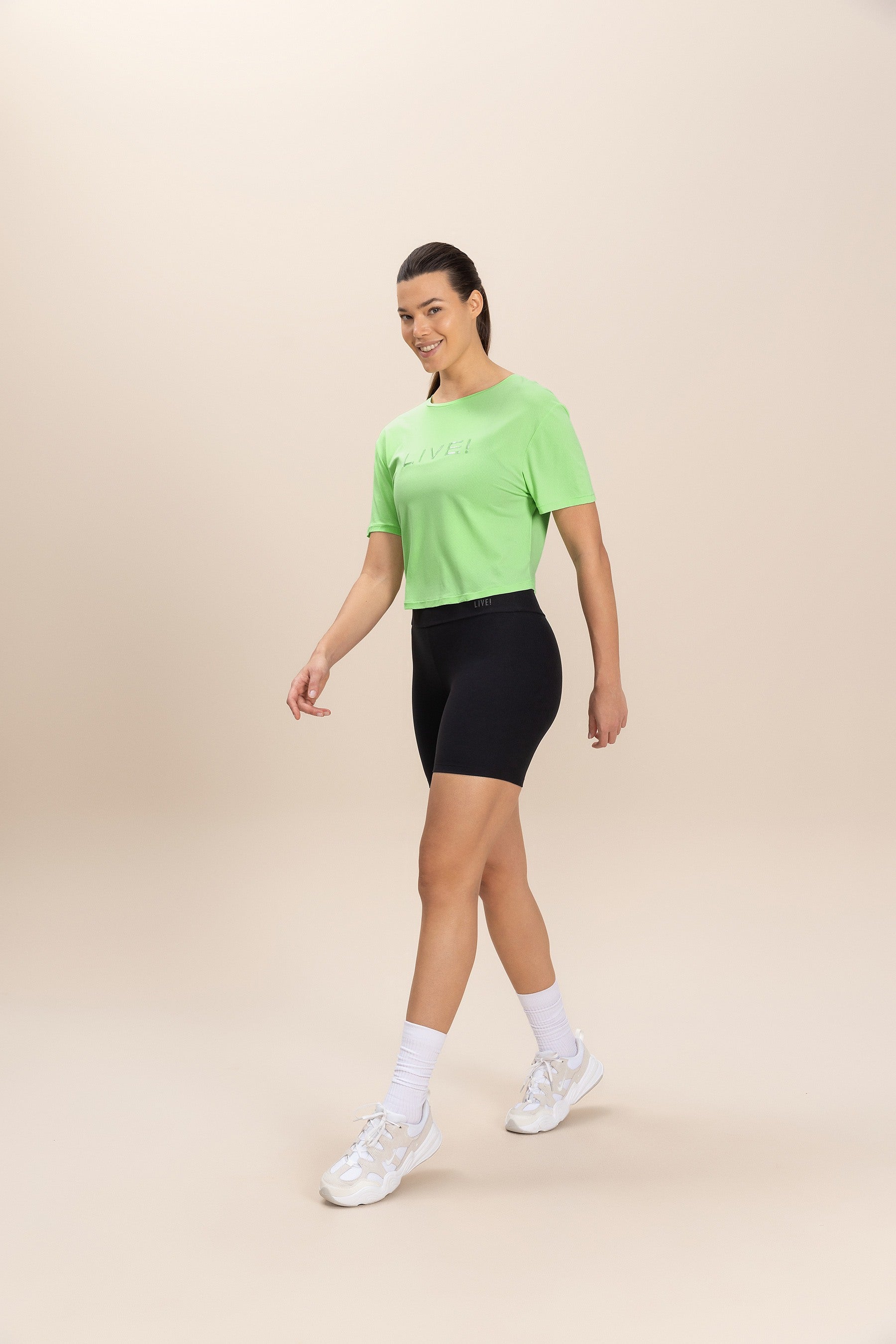 Comfort Cropped T-Shirt for Women - Soft Casual Short Sleeve Tee - Perfect for Summer Outfits, Beach Wear & Everyday Fashion