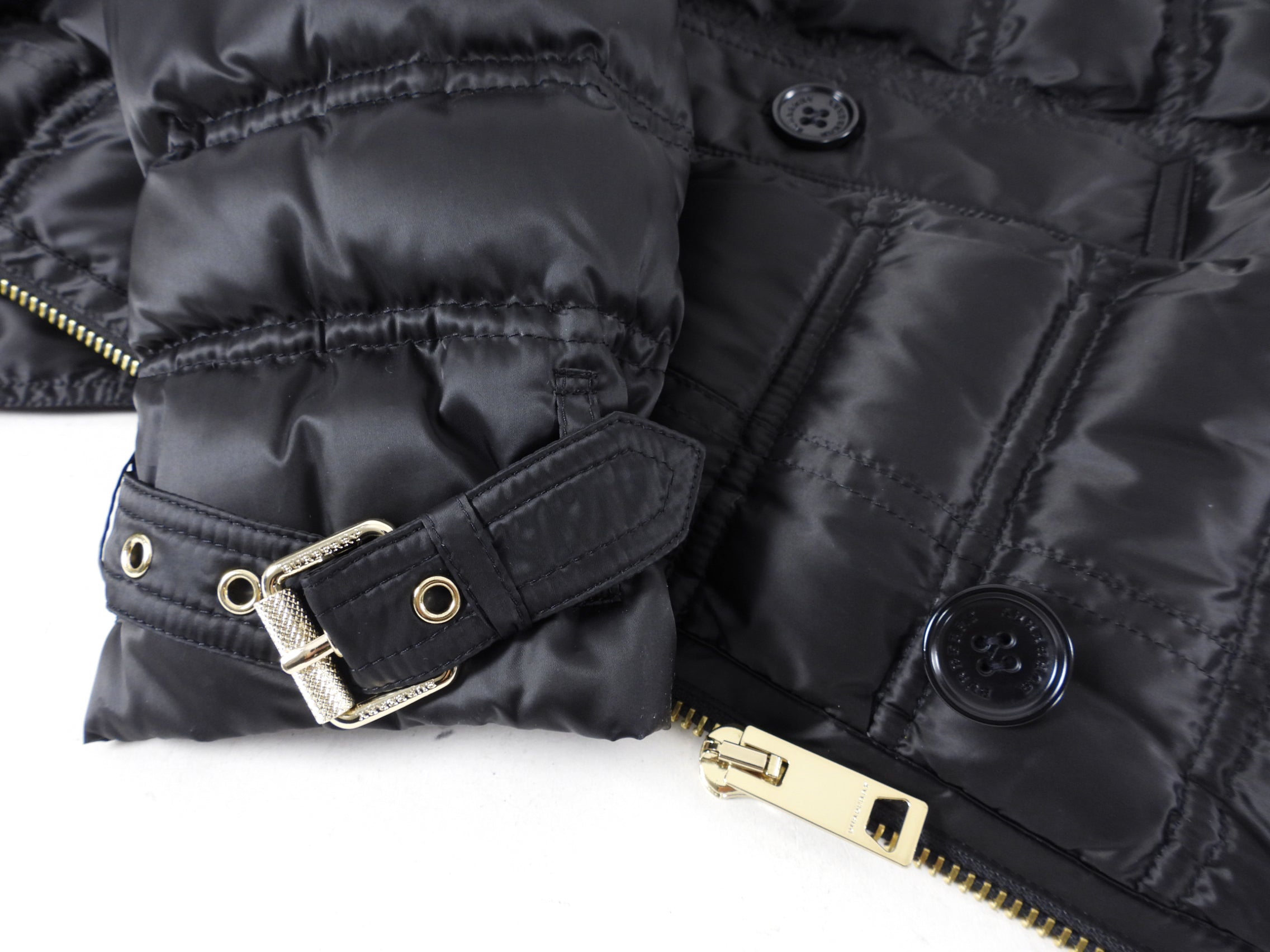 Burberry Black Down Chesterford Puffer Coat with Hood - Women's Winter Jacket, Size M (US 6/8) | Waterproof Warm Parka for Cold Weather, Outdoor Activities & Fashion Streetwear