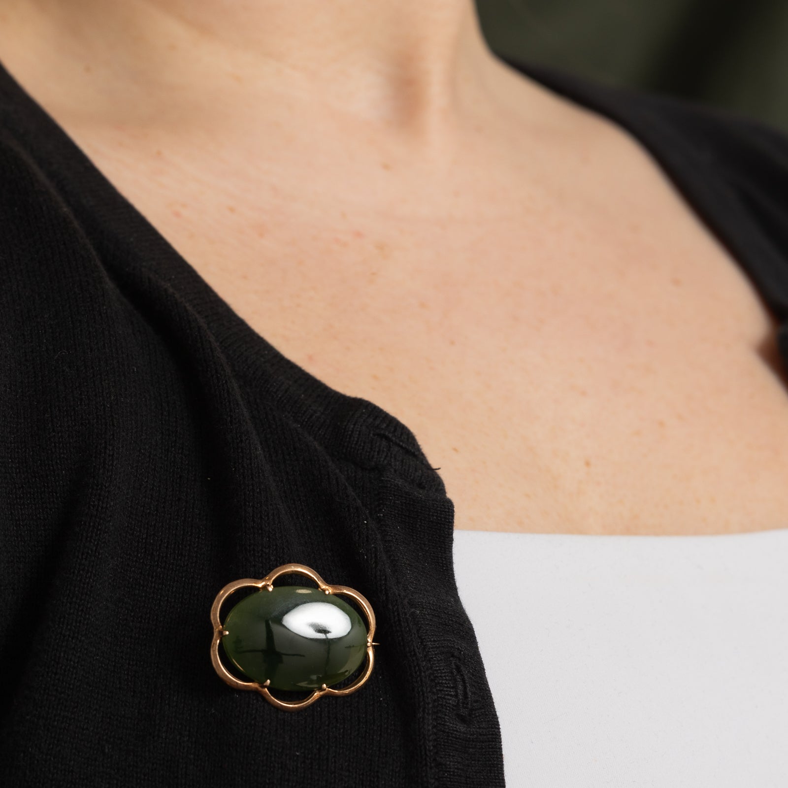 23.00ct Nephrite Jade Scalloped Brooch - Vintage Inspired Jewelry for Women | Perfect for Weddings, Parties & Special Occasions